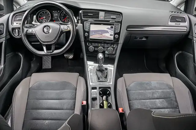 Volkswagen Golf view 10