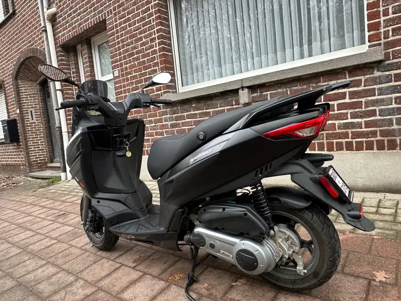 Aprilia SXR 50 - foto 3