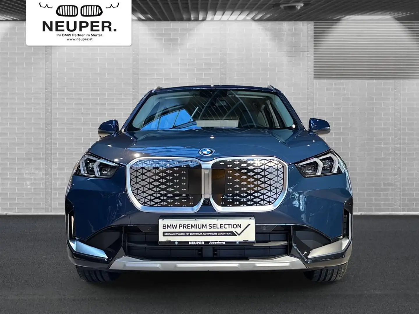 BMW iX1 eDrive20 Blau - 2