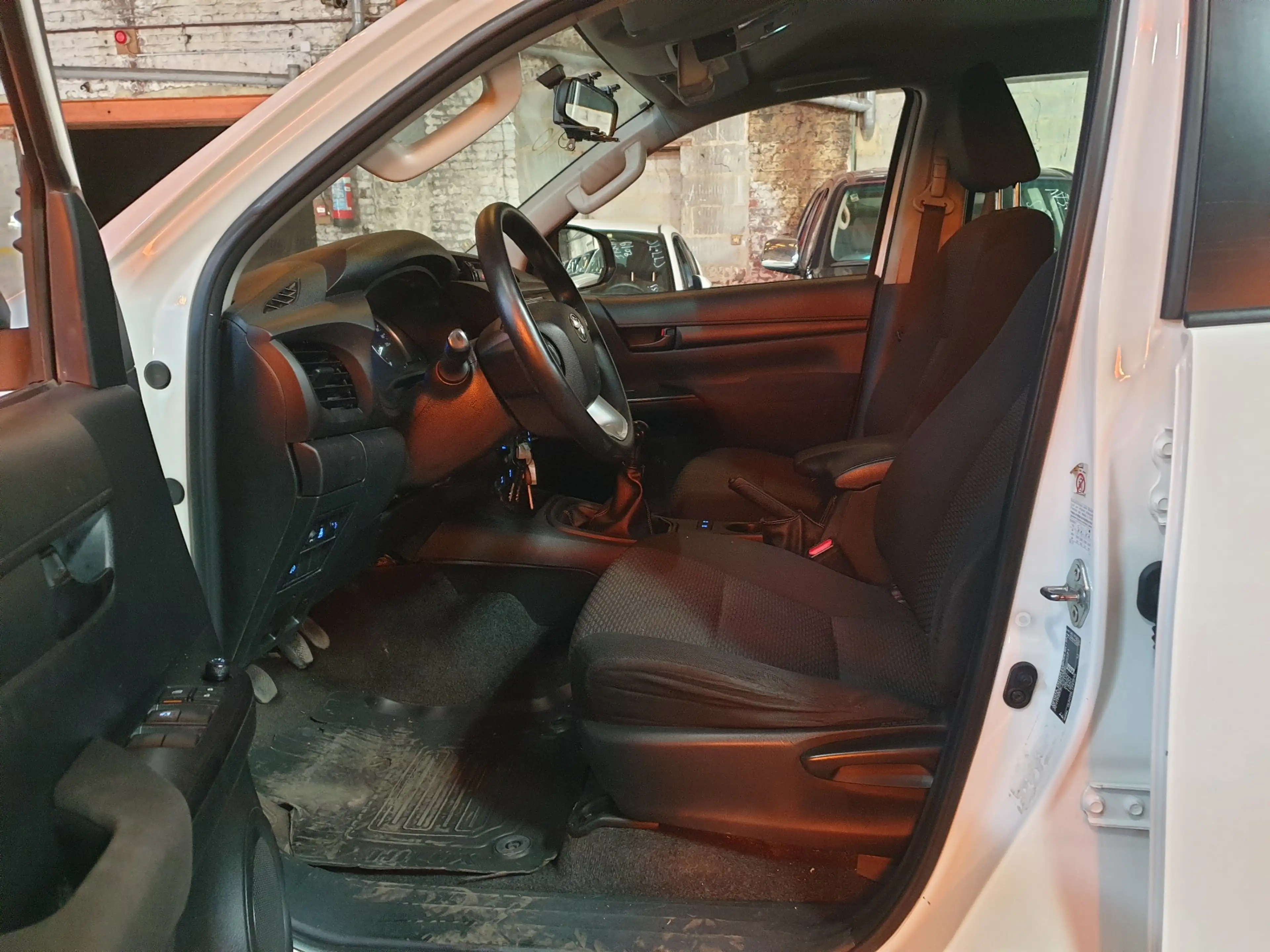 Toyota Hilux 2.4 D-4D 4WD Active — photo 5
