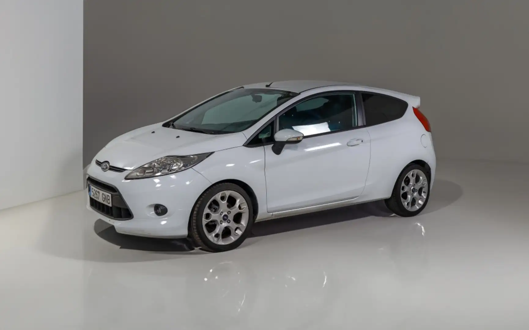 Ford Fiesta 1.6TDCi Sport Wit - 1