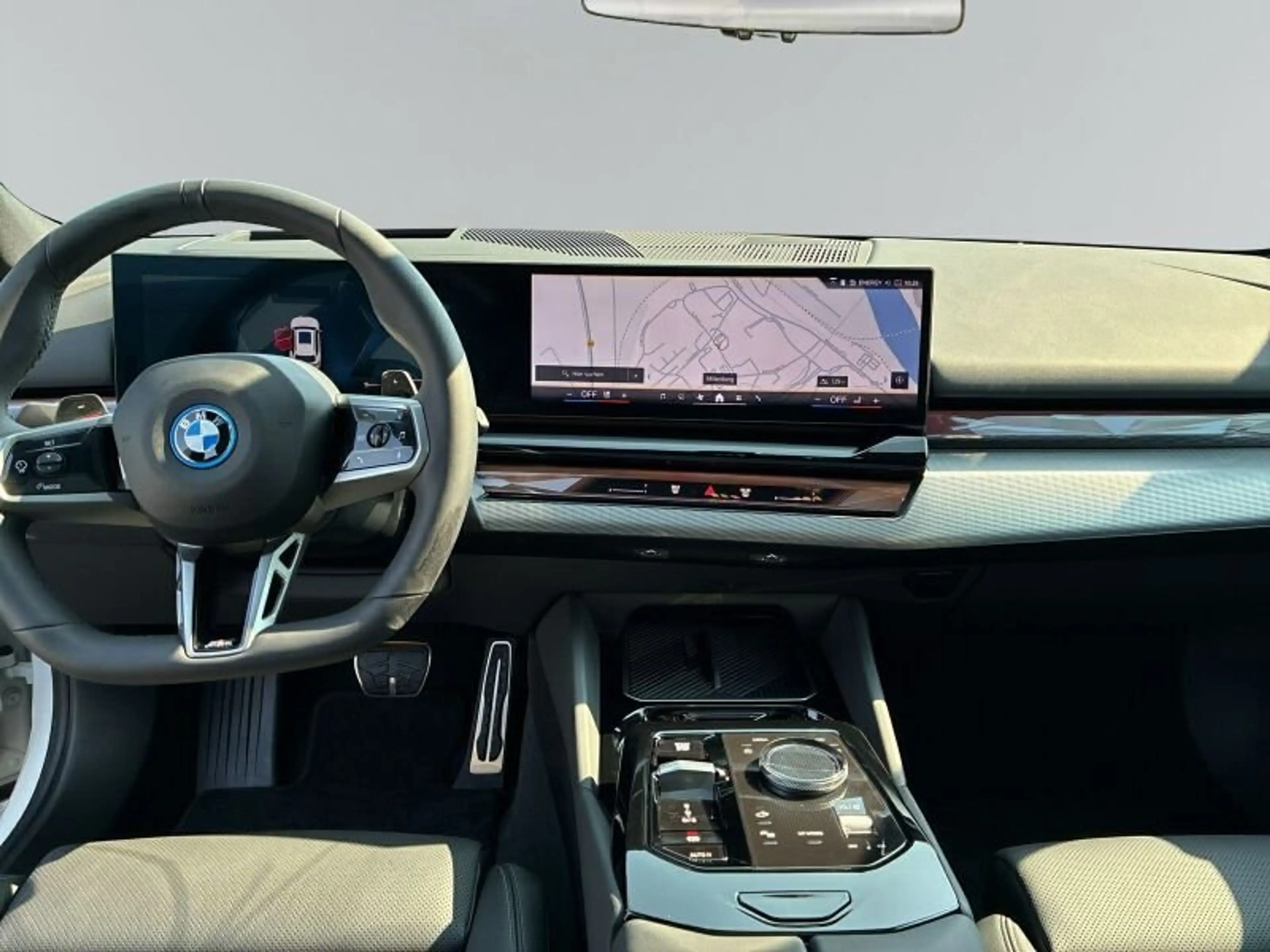 BMW 550 e xDrive Touring M Sportpaket *PGSD.AHK.ACC* — photo 12