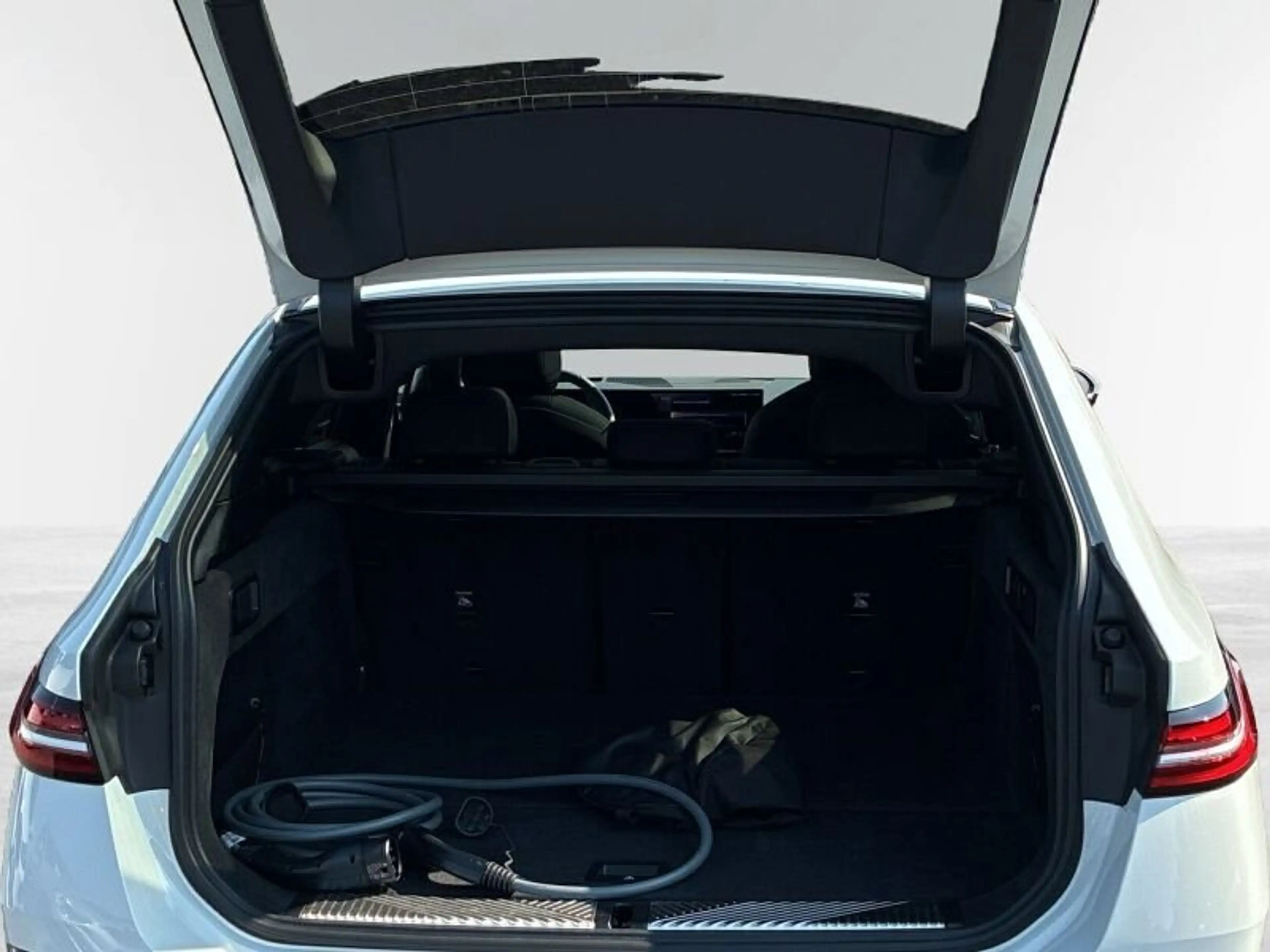 BMW 550 e xDrive Touring M Sportpaket *PGSD.AHK.ACC* — photo 8