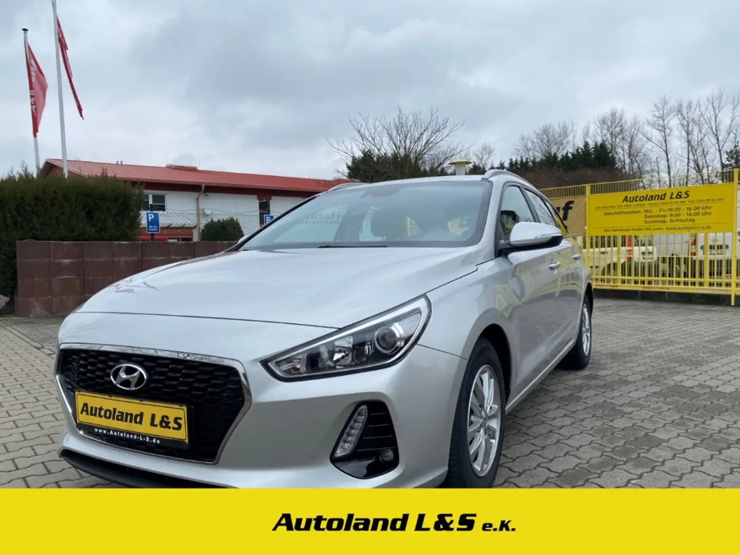 Hyundai i30 CW Style 1.0 T-GDI, SH,PDC,Alus,WKR,Scheckheft, Argento - 1
