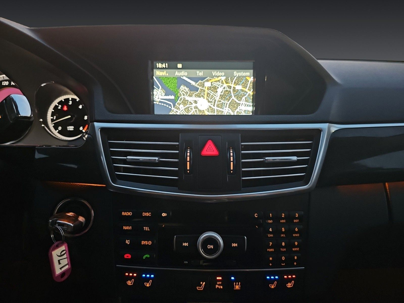 Mercedes-Benz E 350 CDI T BlueEfficiency Avantgarde — photo 13