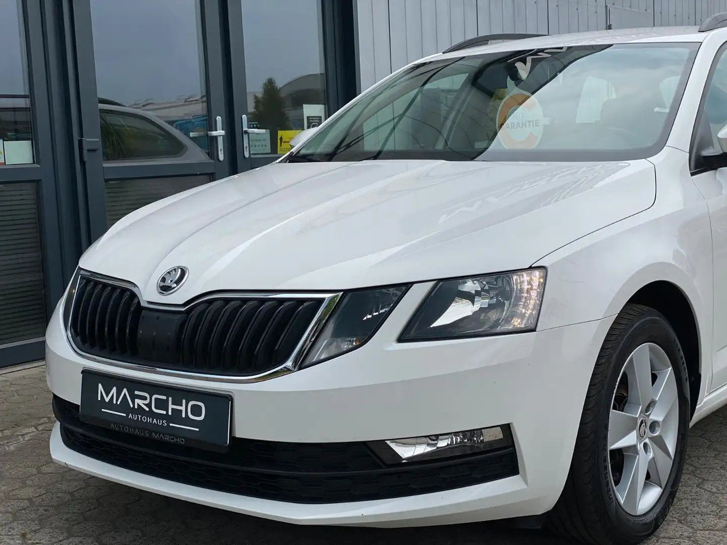 Skoda Octavia Combi Ambition*G-Tec*Sitzheiz*DSG*1.Hand Blanc - 2