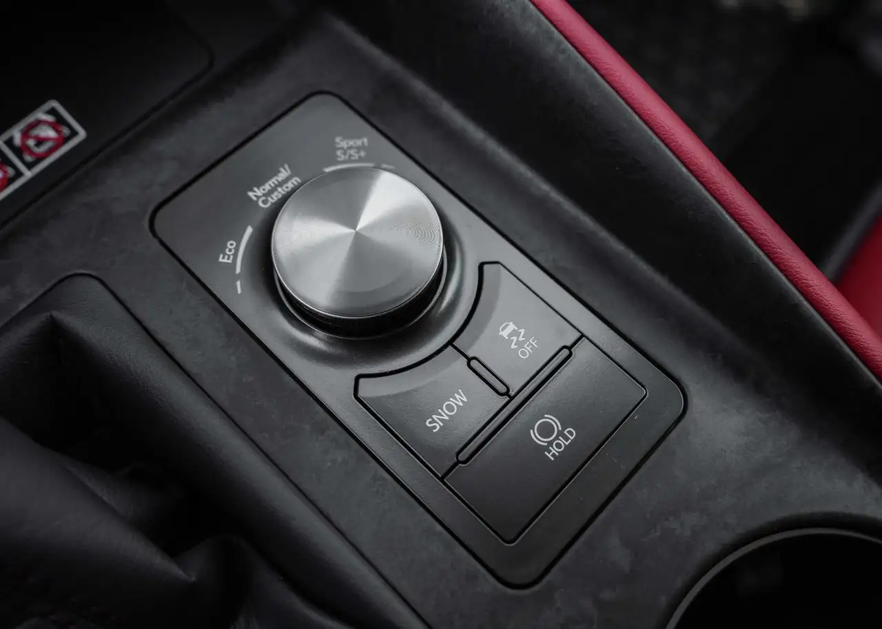 Lexus IS снимка Lexus IS