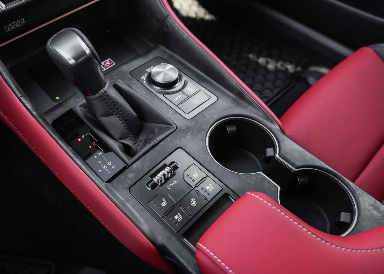 Lexus IS снимка Lexus IS