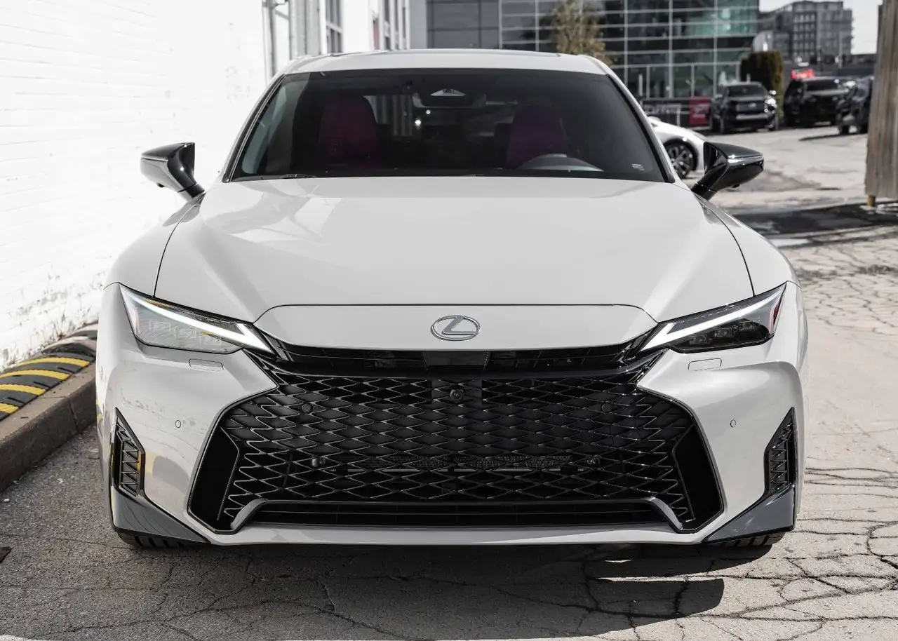 Lexus IS снимка Lexus IS
