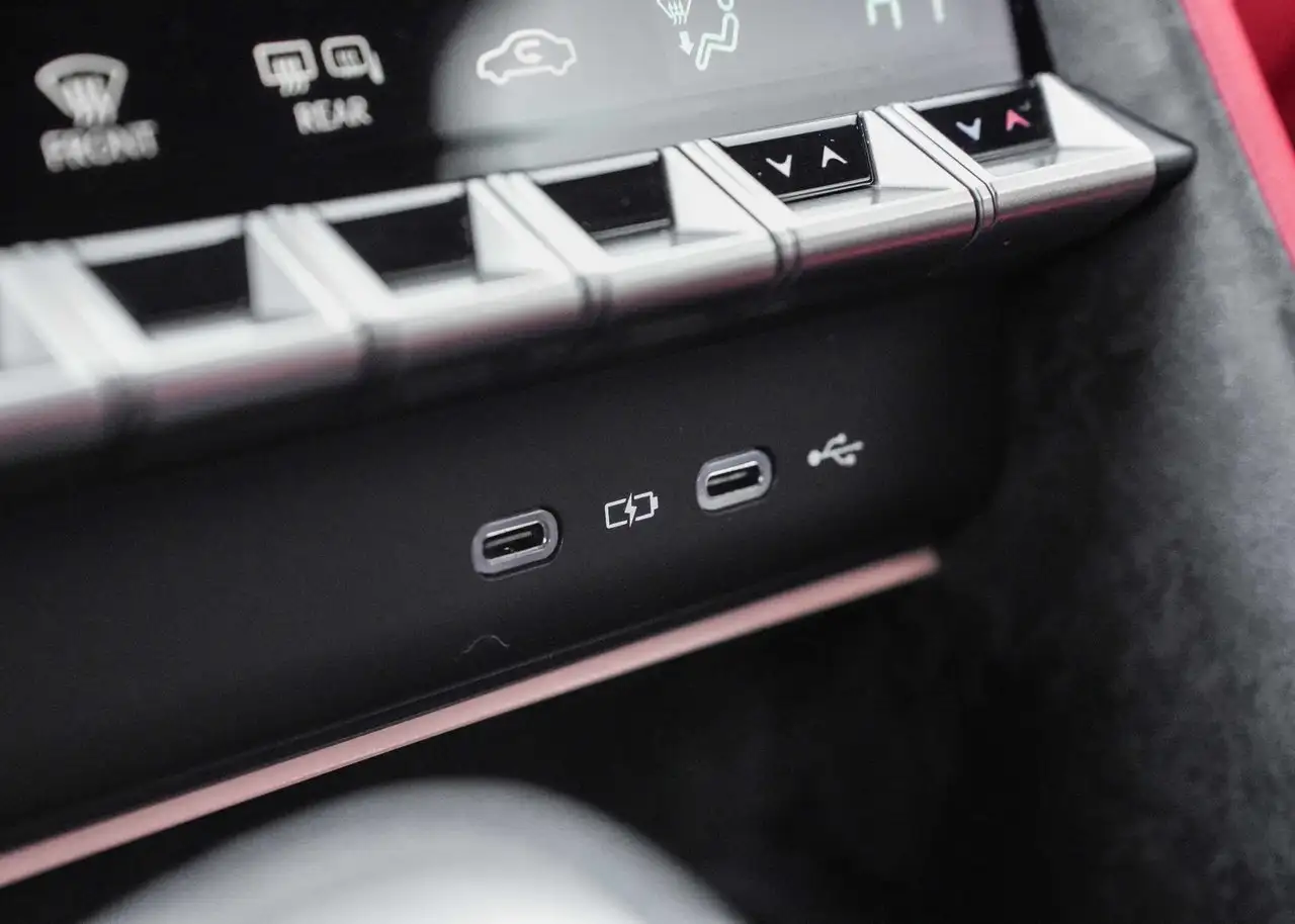 Lexus IS снимка Lexus IS