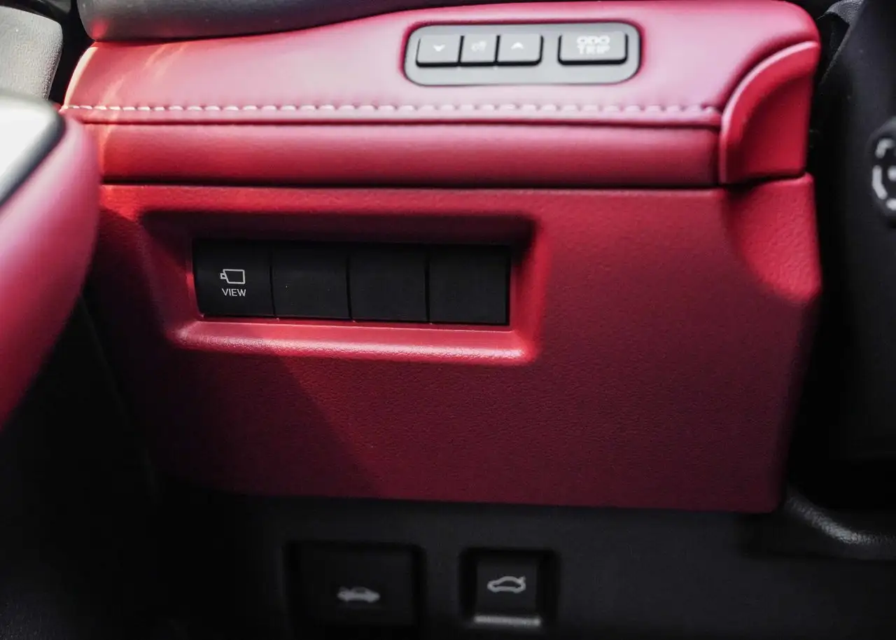 Lexus IS снимка Lexus IS