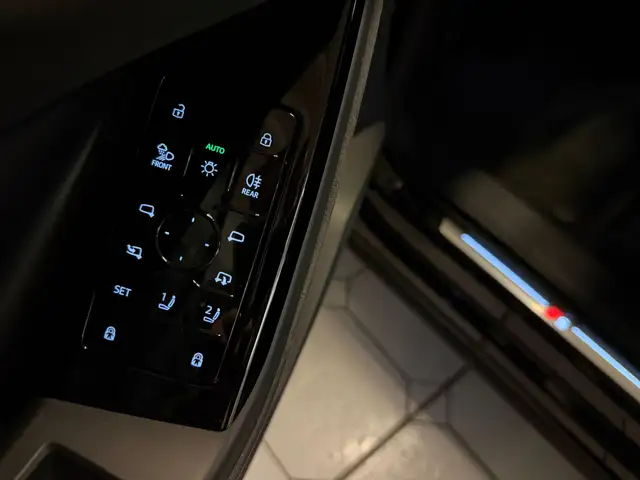 Audi Q6 e-tron performance 225 kW Panorama Anhängerkupplung Ansicht 25