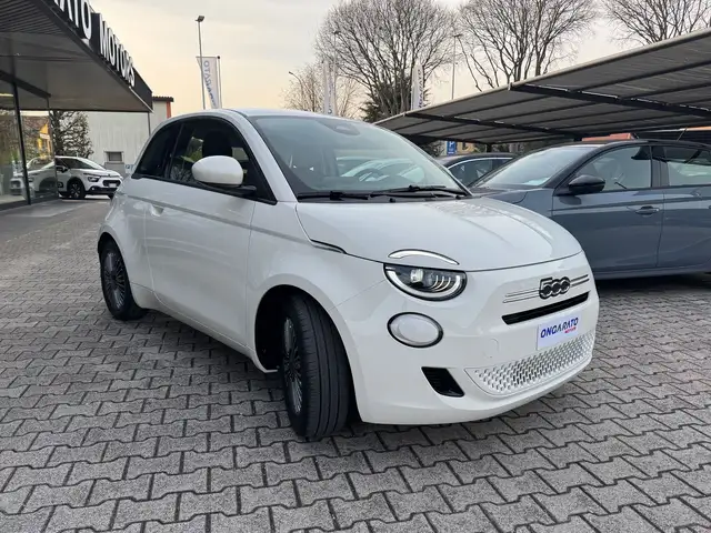 Fiat 500 view 4