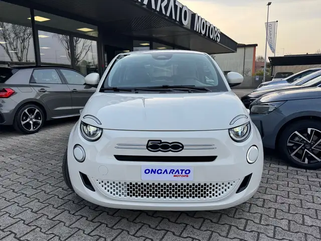 Fiat 500 view 3