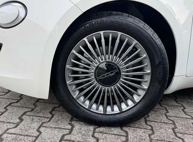 Fiat 500 view 9