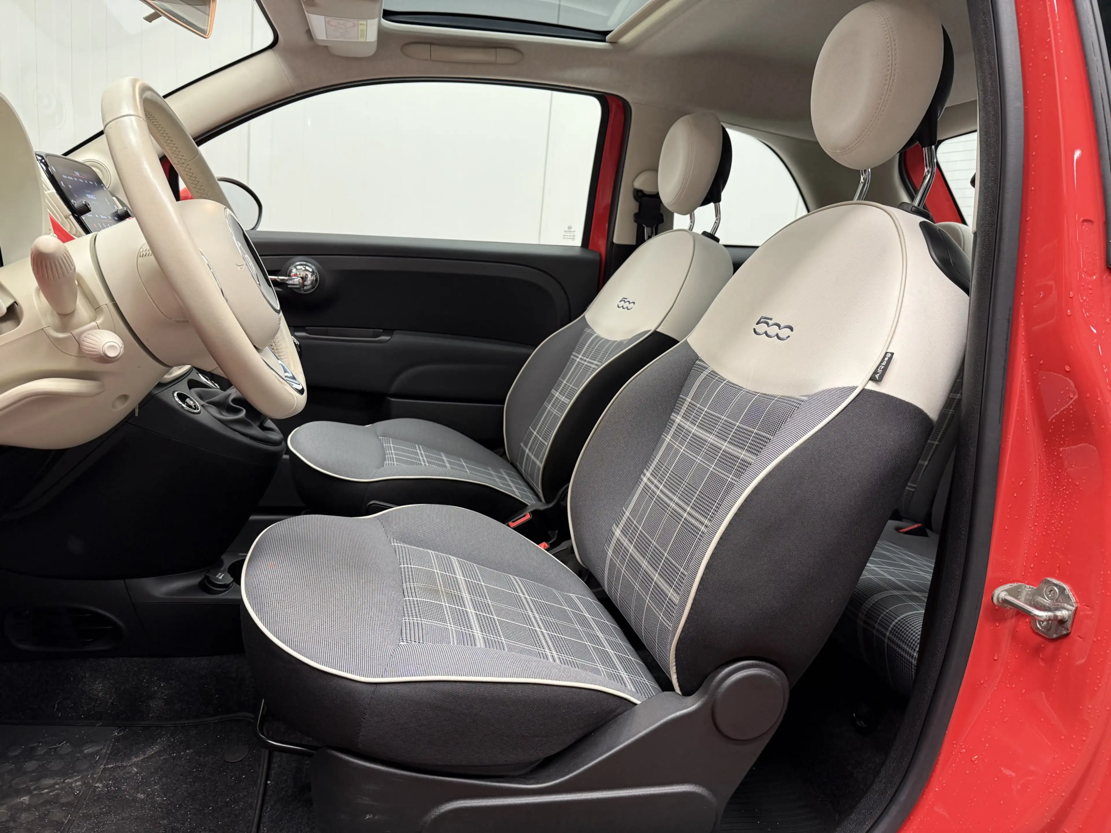 Fiat 500 1.2 Lounge AIRCO/ECC-PANODAK-NAVI by CARPLAY-PDC-L — photo 3