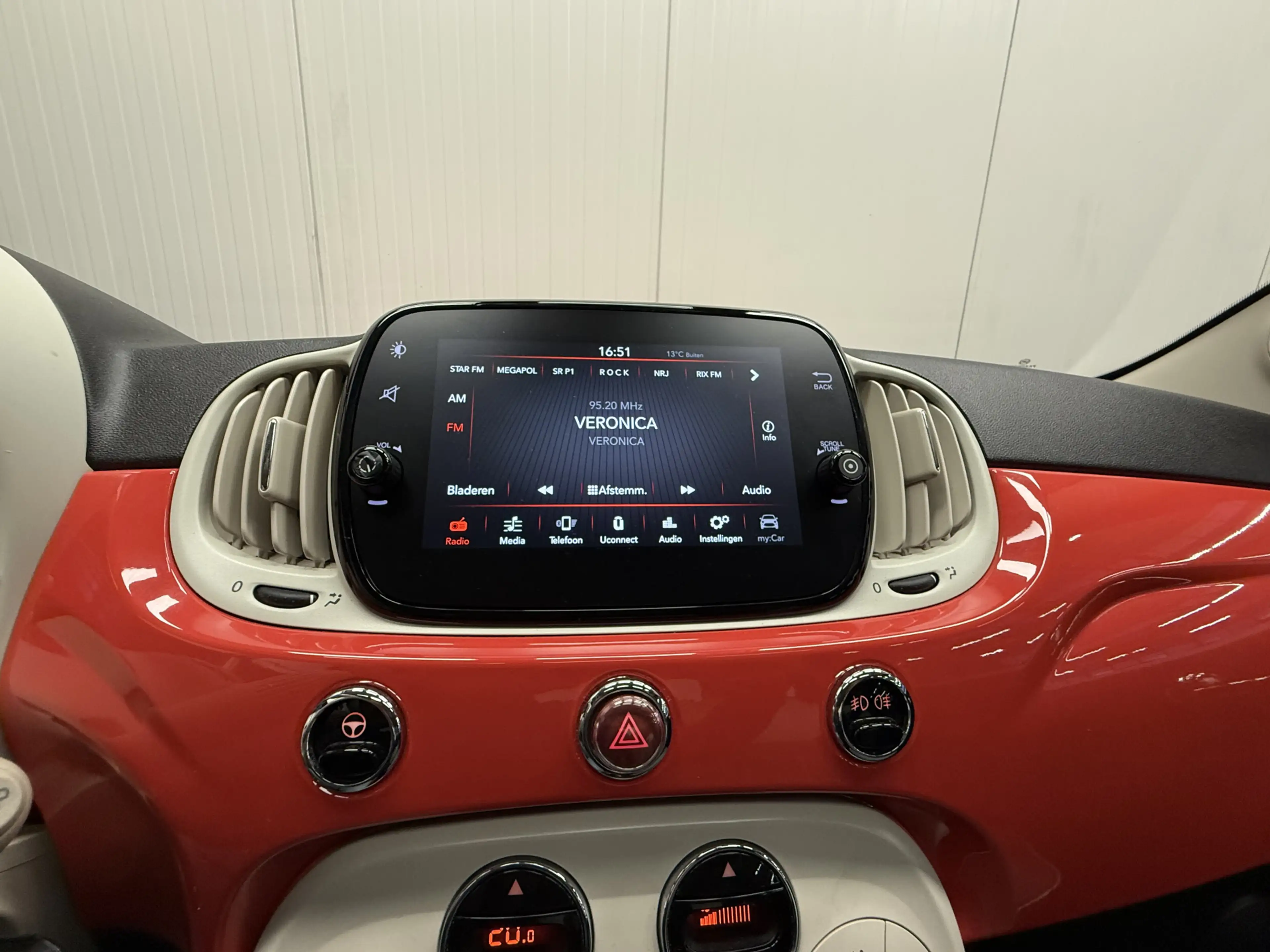 Fiat 500 1.2 Lounge AIRCO/ECC-PANODAK-NAVI by CARPLAY-PDC-L — photo 30