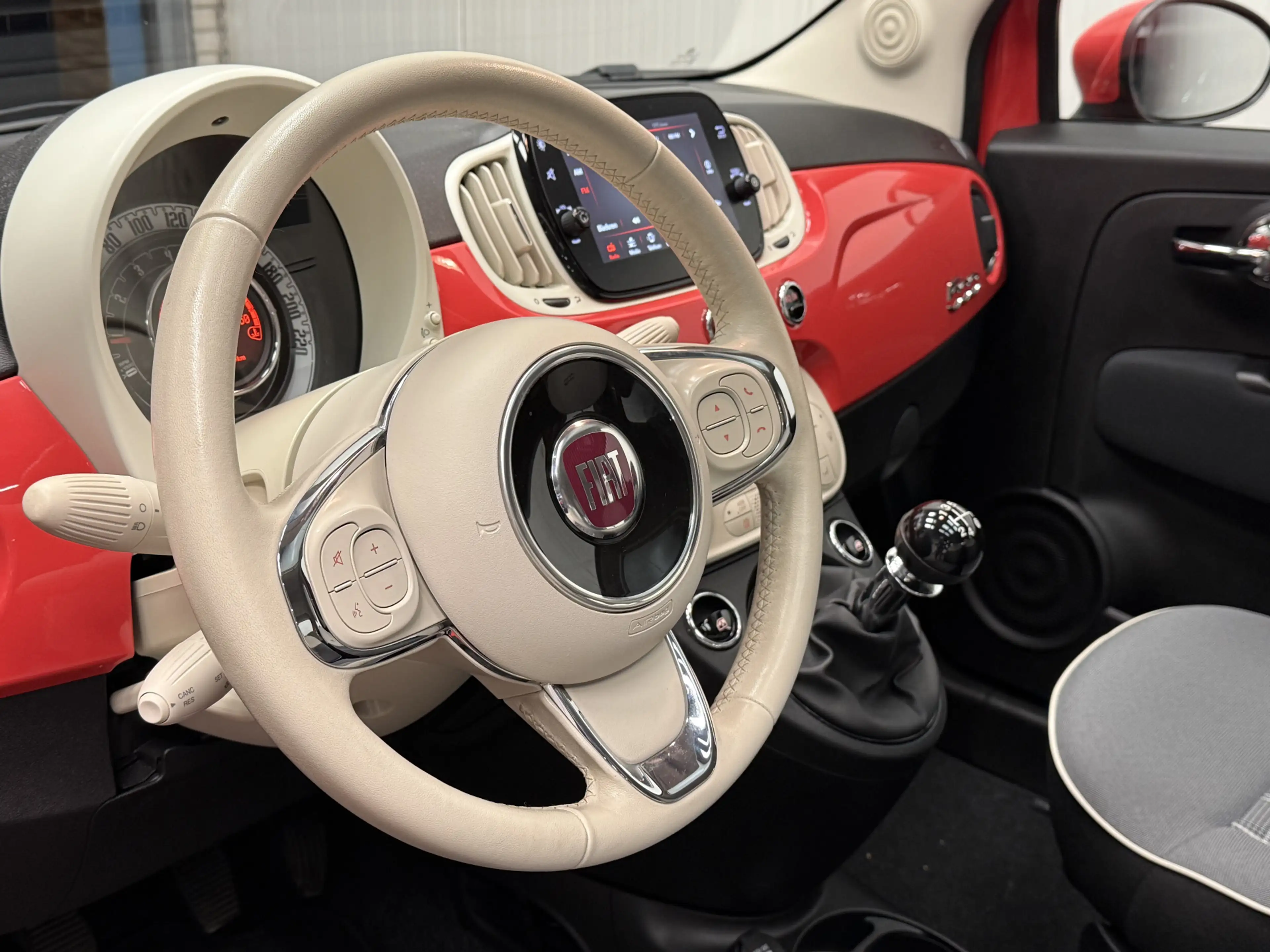 Fiat 500 1.2 Lounge AIRCO/ECC-PANODAK-NAVI by CARPLAY-PDC-L — photo 33