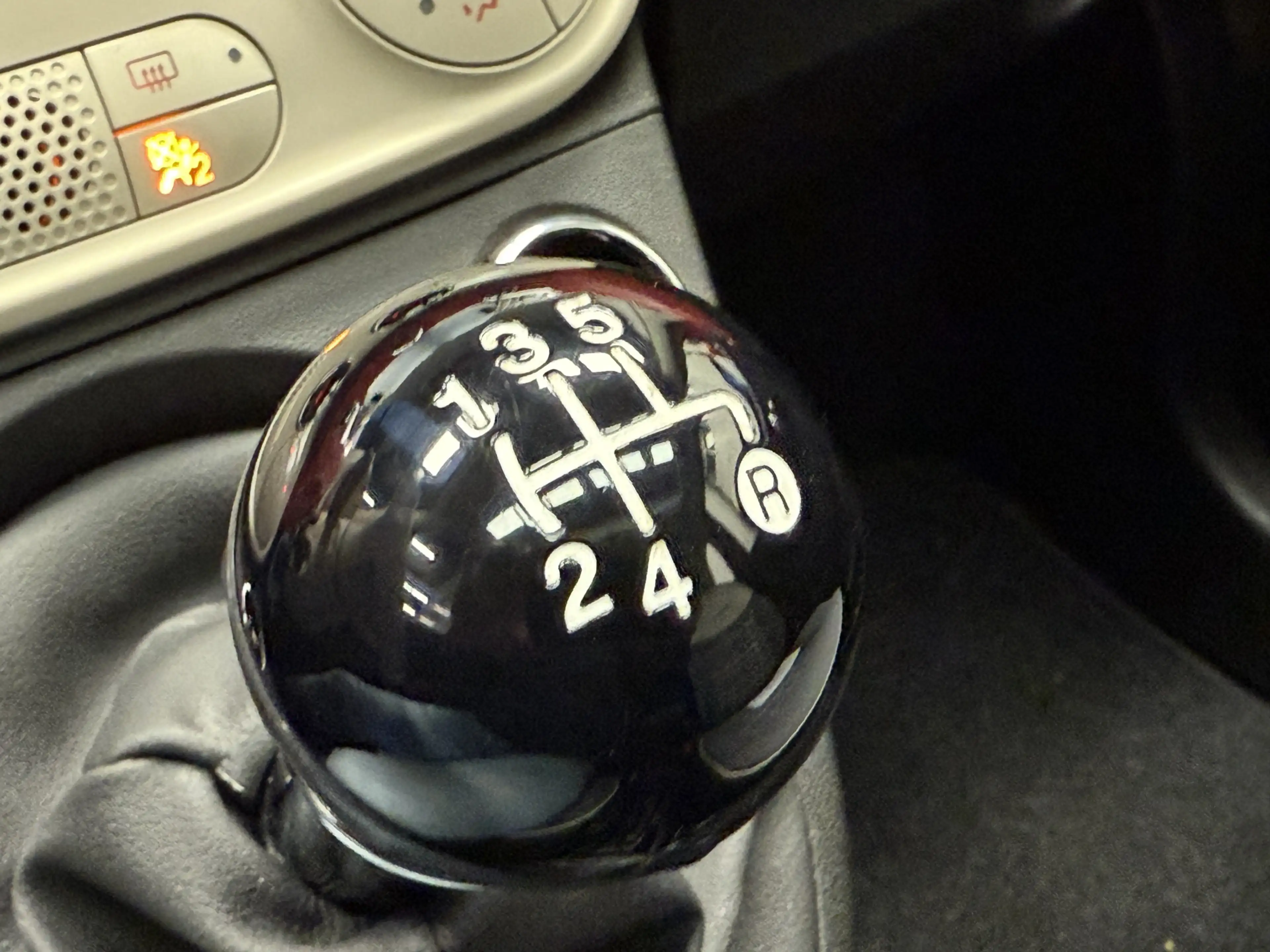 Fiat 500 1.2 Lounge AIRCO/ECC-PANODAK-NAVI by CARPLAY-PDC-L — photo 28