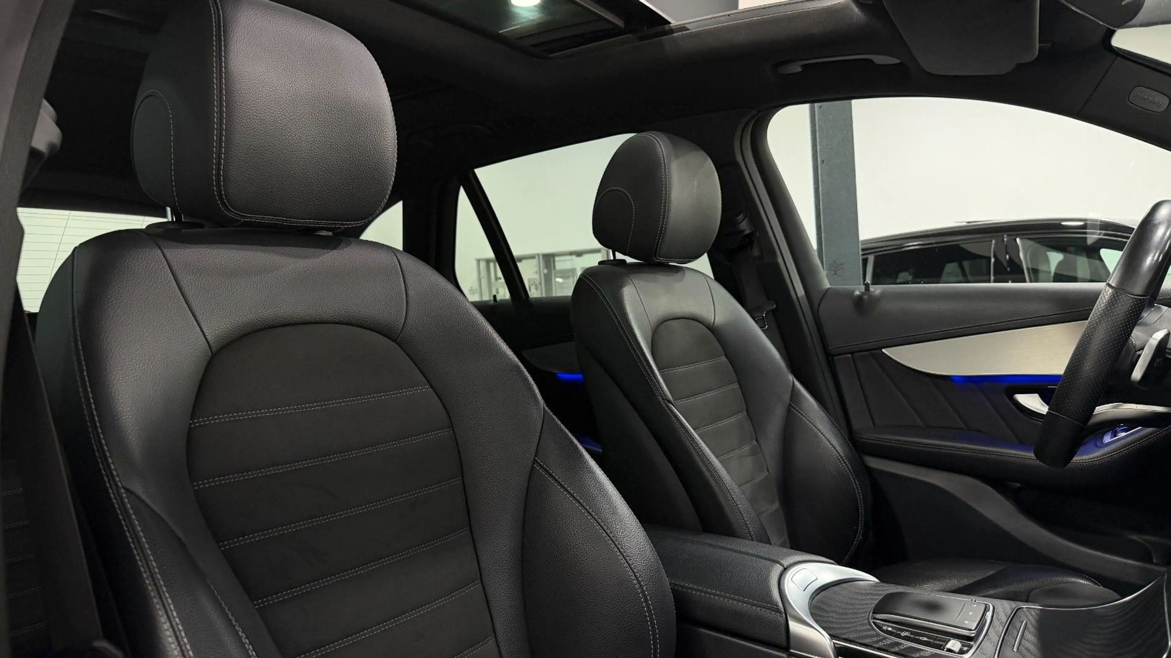 Mercedes-Benz GLC 300 d 4Matic/AMG/Night/Pano/HuD/360°/20"/LED — photo 8