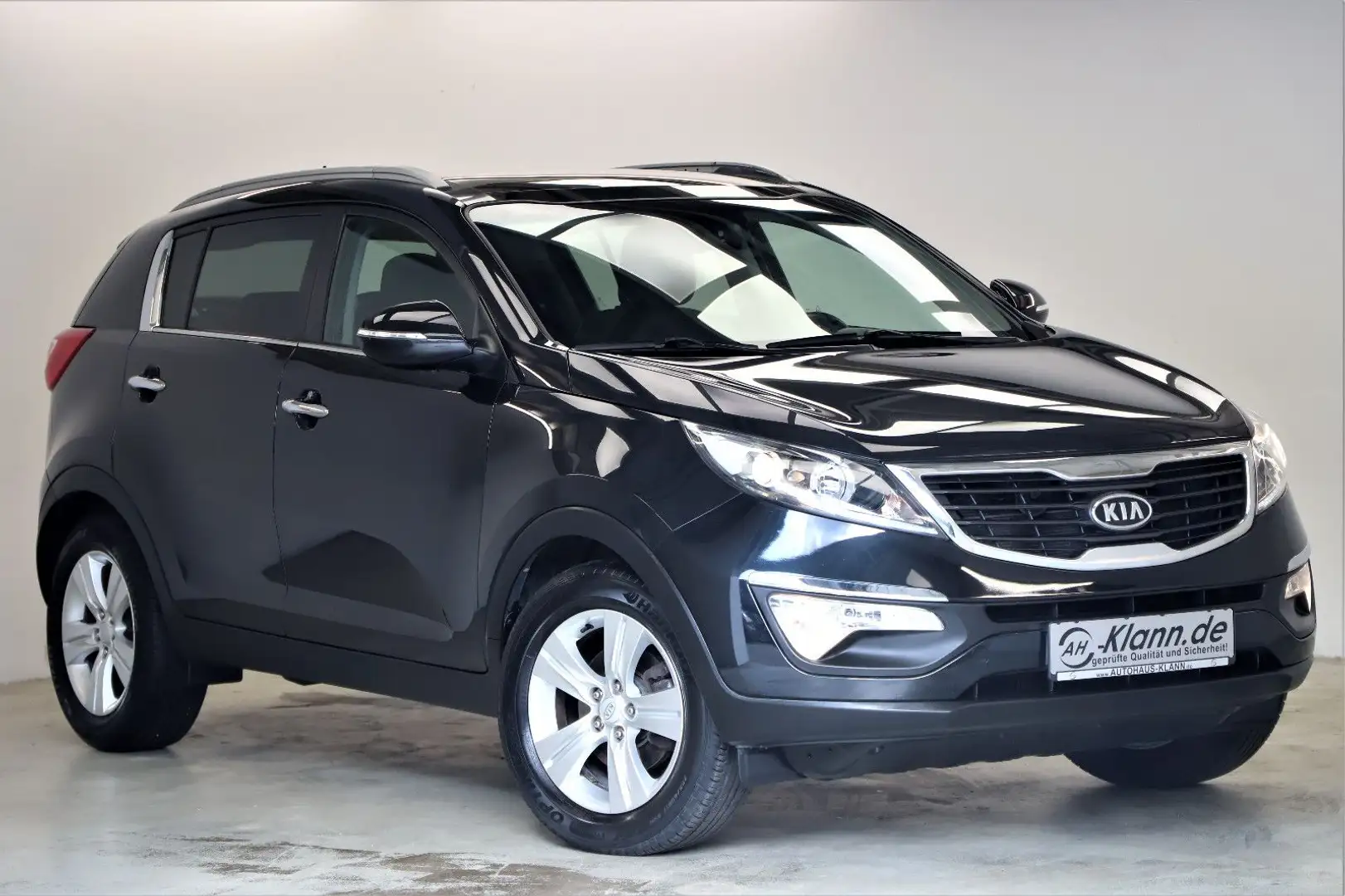 Kia Sportage 1.6 135PS Dream Team Pano SHZ 1.Hand Schwarz - 1