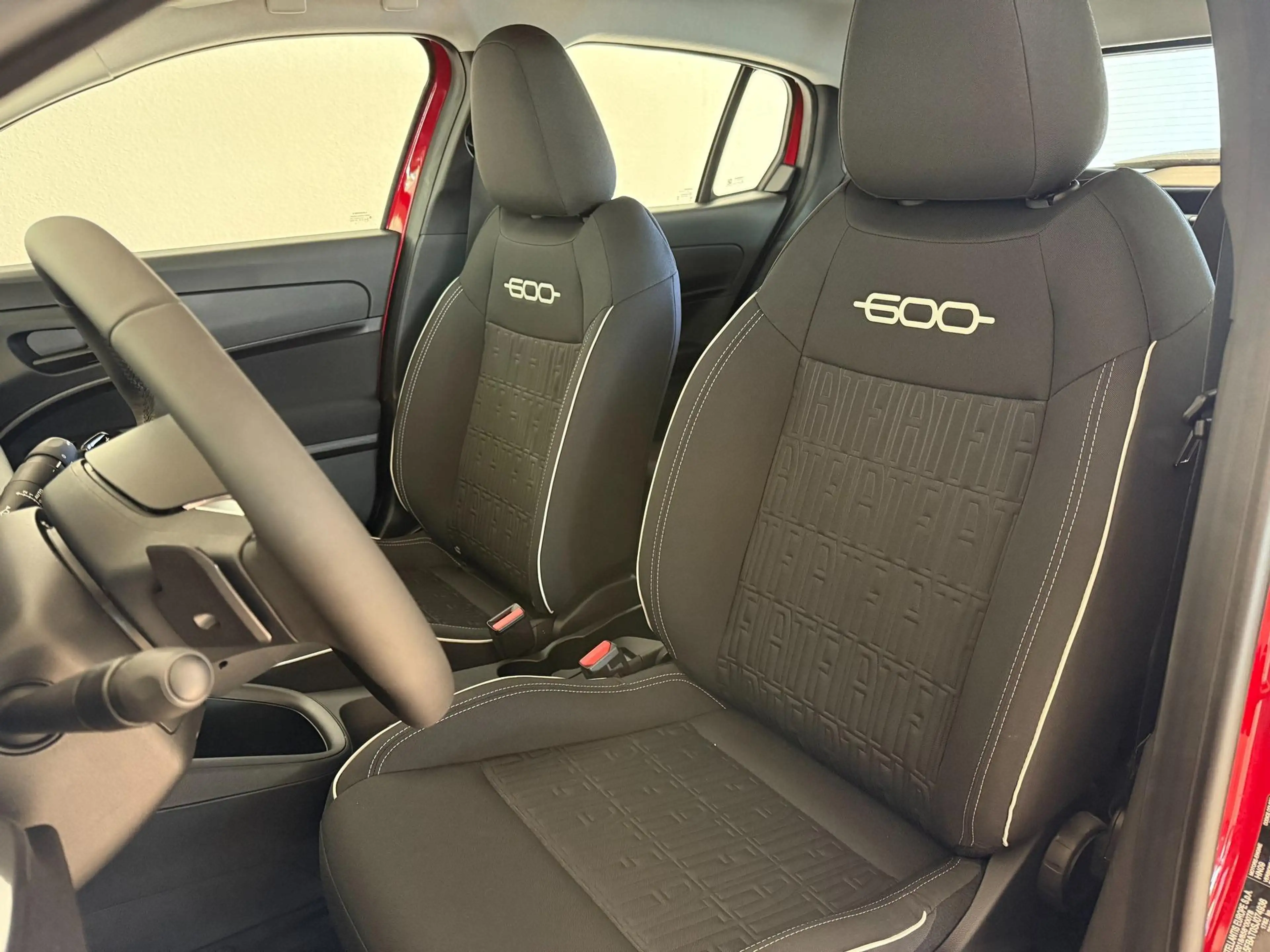 Fiat 600 Speciale Hybrid 1.2 T3 81 kW (110 PS) DCT Winte... — photo 10