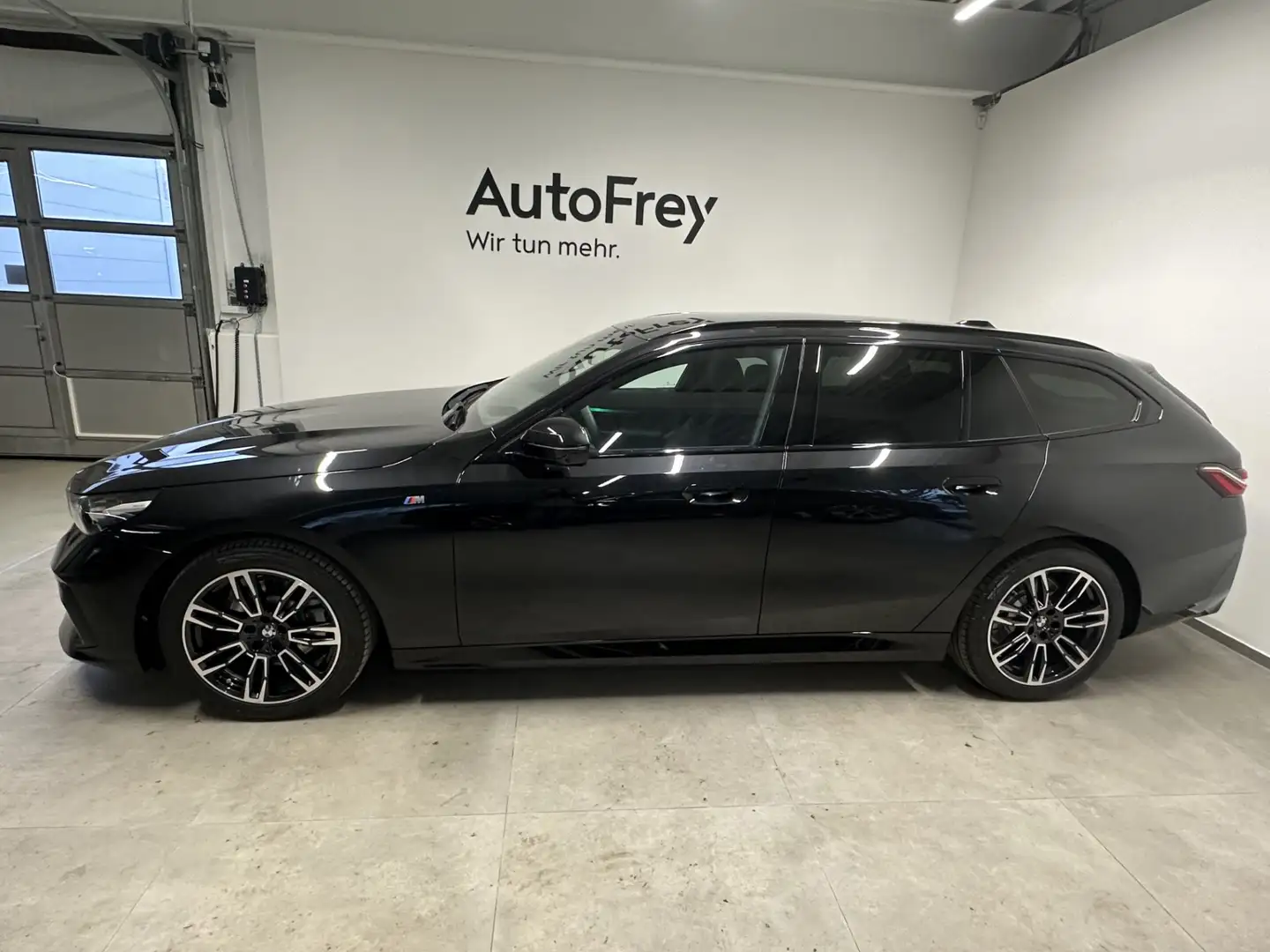 BMW 520 d xDrive Schwarz - 2