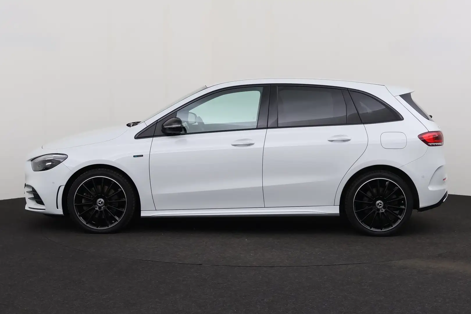 Mercedes-Benz B 250 e iA 8G-DCT PHEV BUS.SOLUTION + GPS + CAMERA + PDC Білий - 2