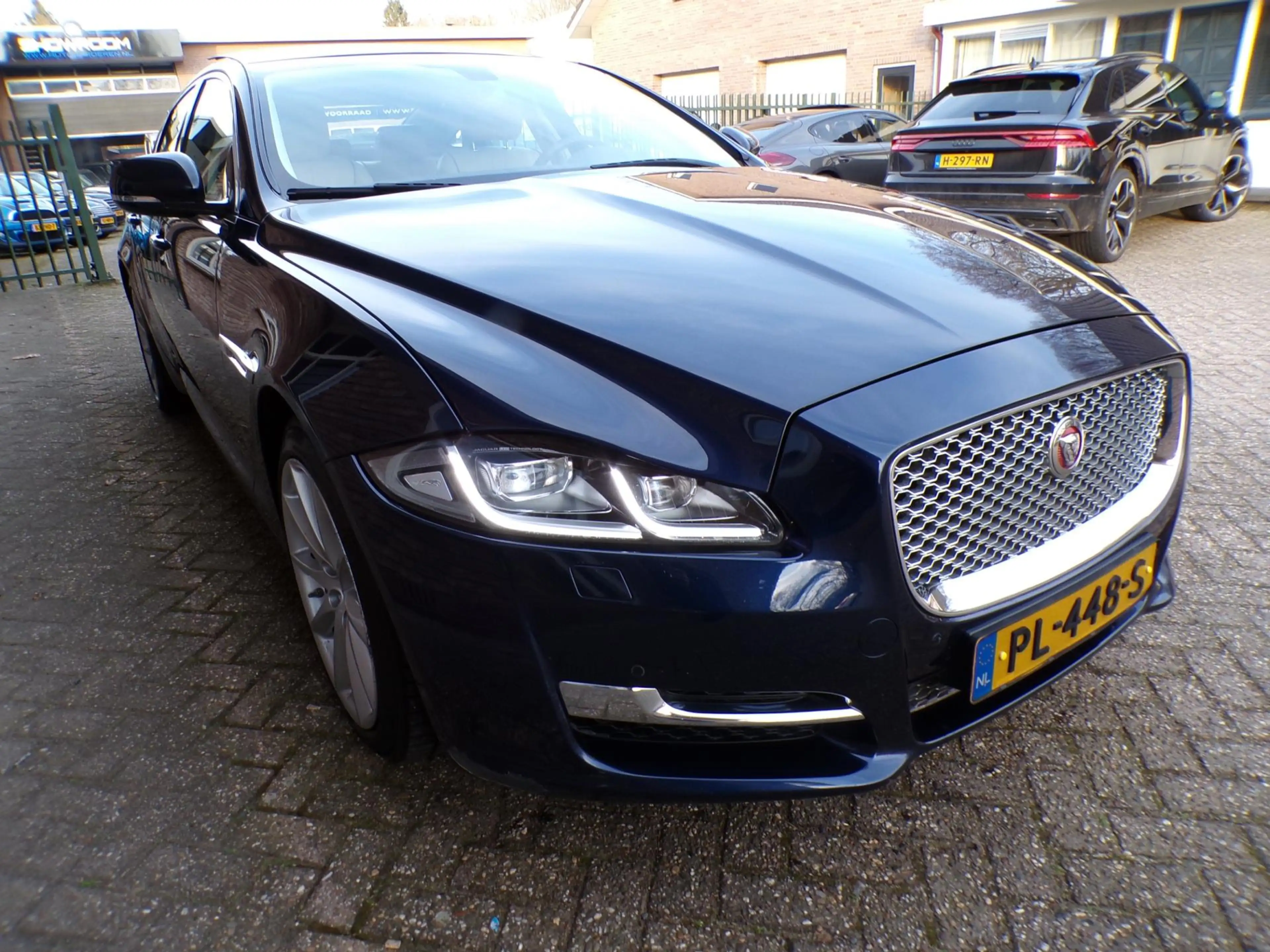 Jaguar XJ 3.0 D Premium Luxury Automaat / Leder / Panoramada — photo 7