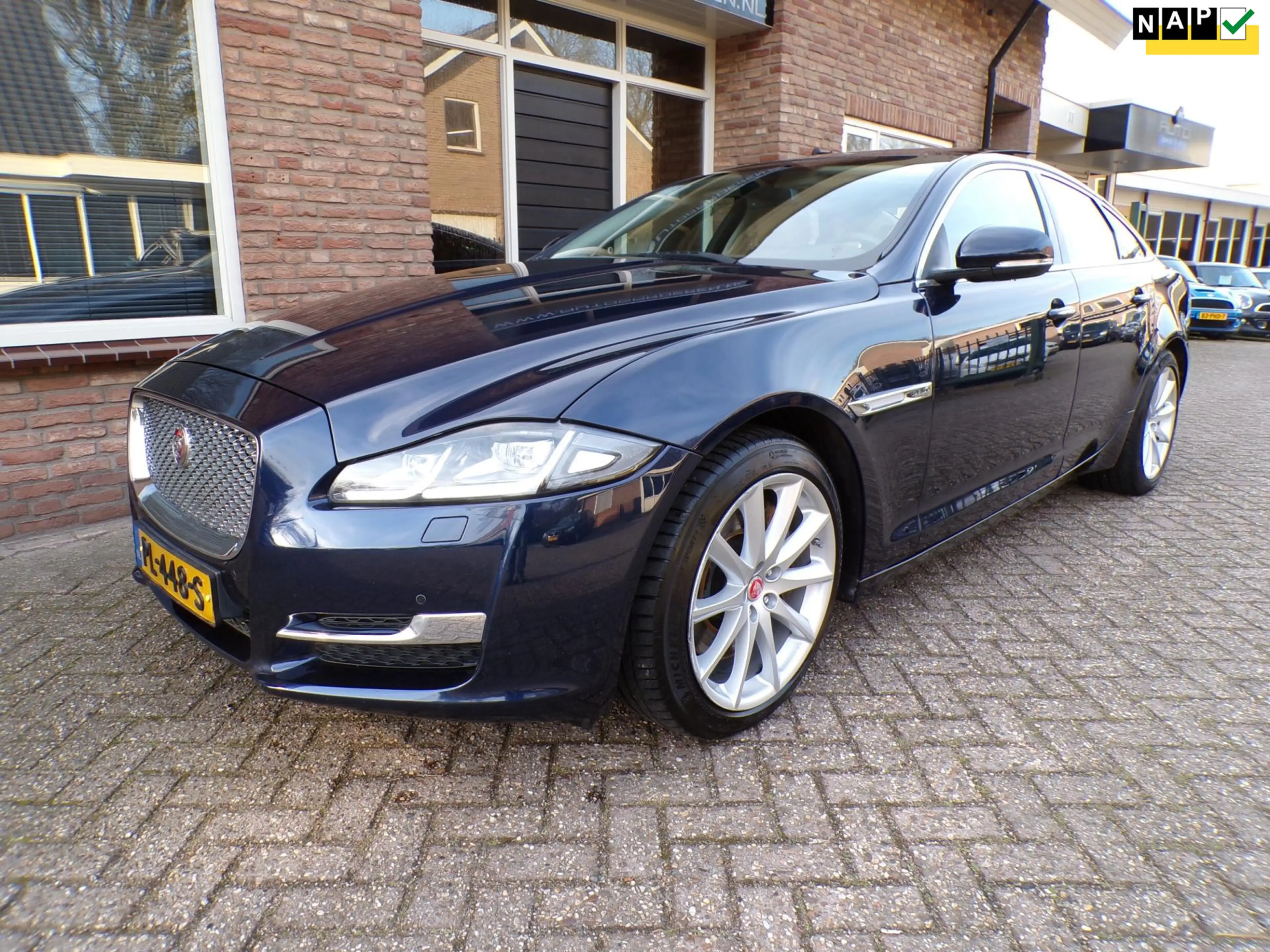 Jaguar XJ 3.0 D Premium Luxury Automaat / Leder / Panoramada