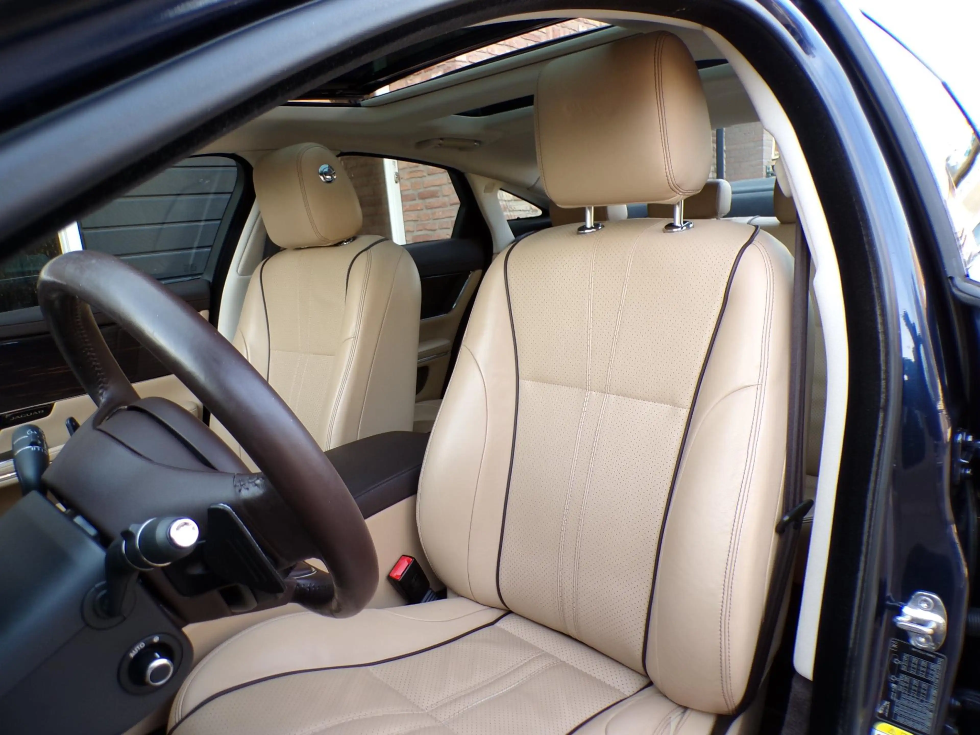 Jaguar XJ 3.0 D Premium Luxury Automaat / Leder / Panoramada — photo 12