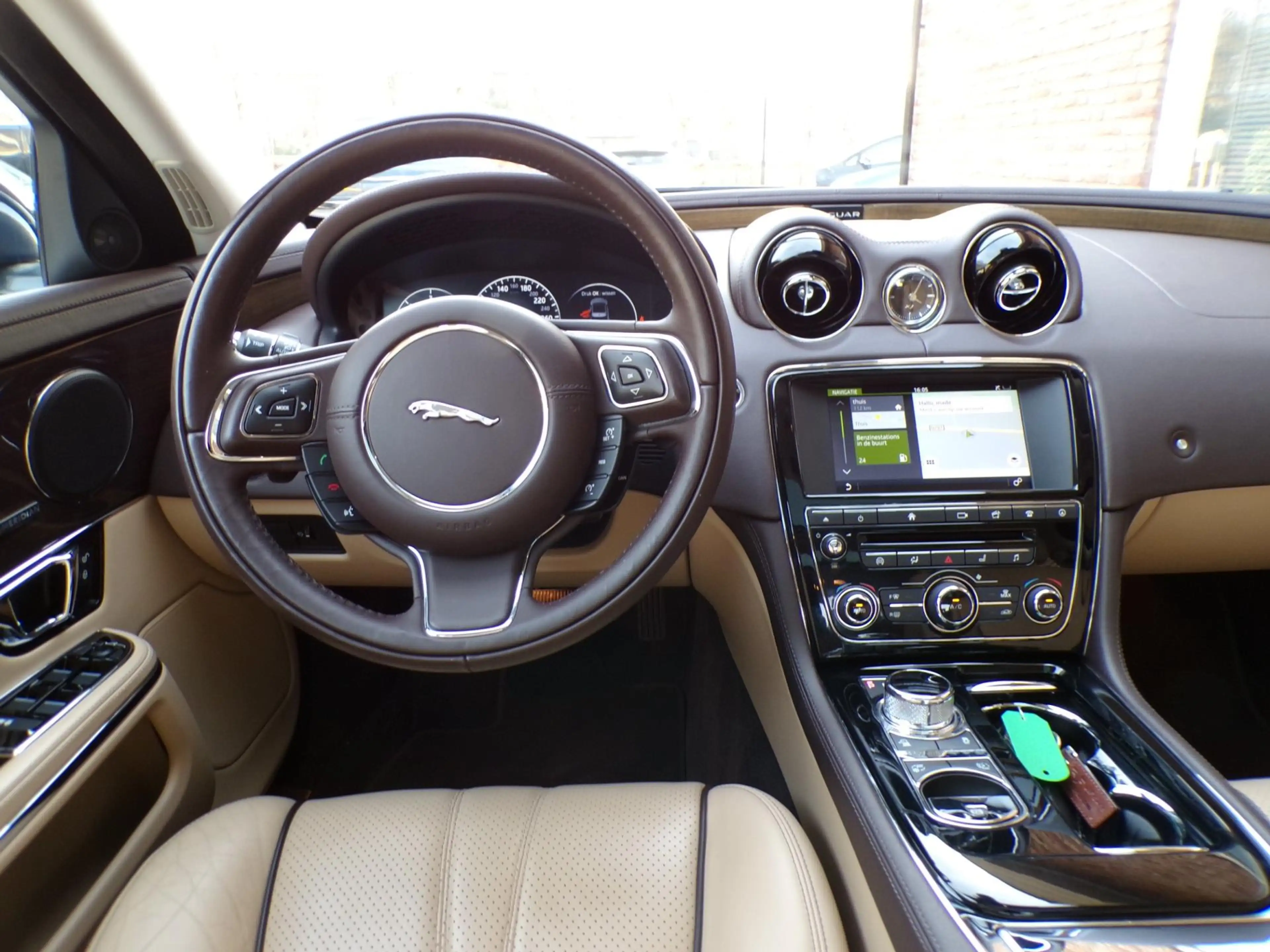 Jaguar XJ 3.0 D Premium Luxury Automaat / Leder / Panoramada — photo 5