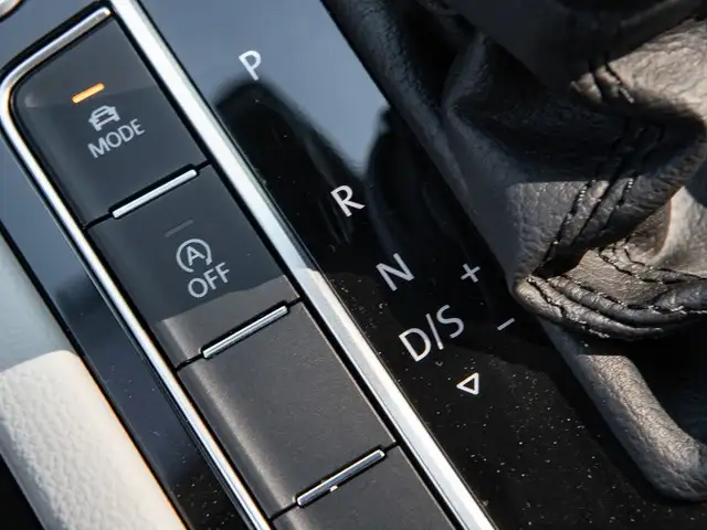 Volkswagen Passat Alltrack view 15