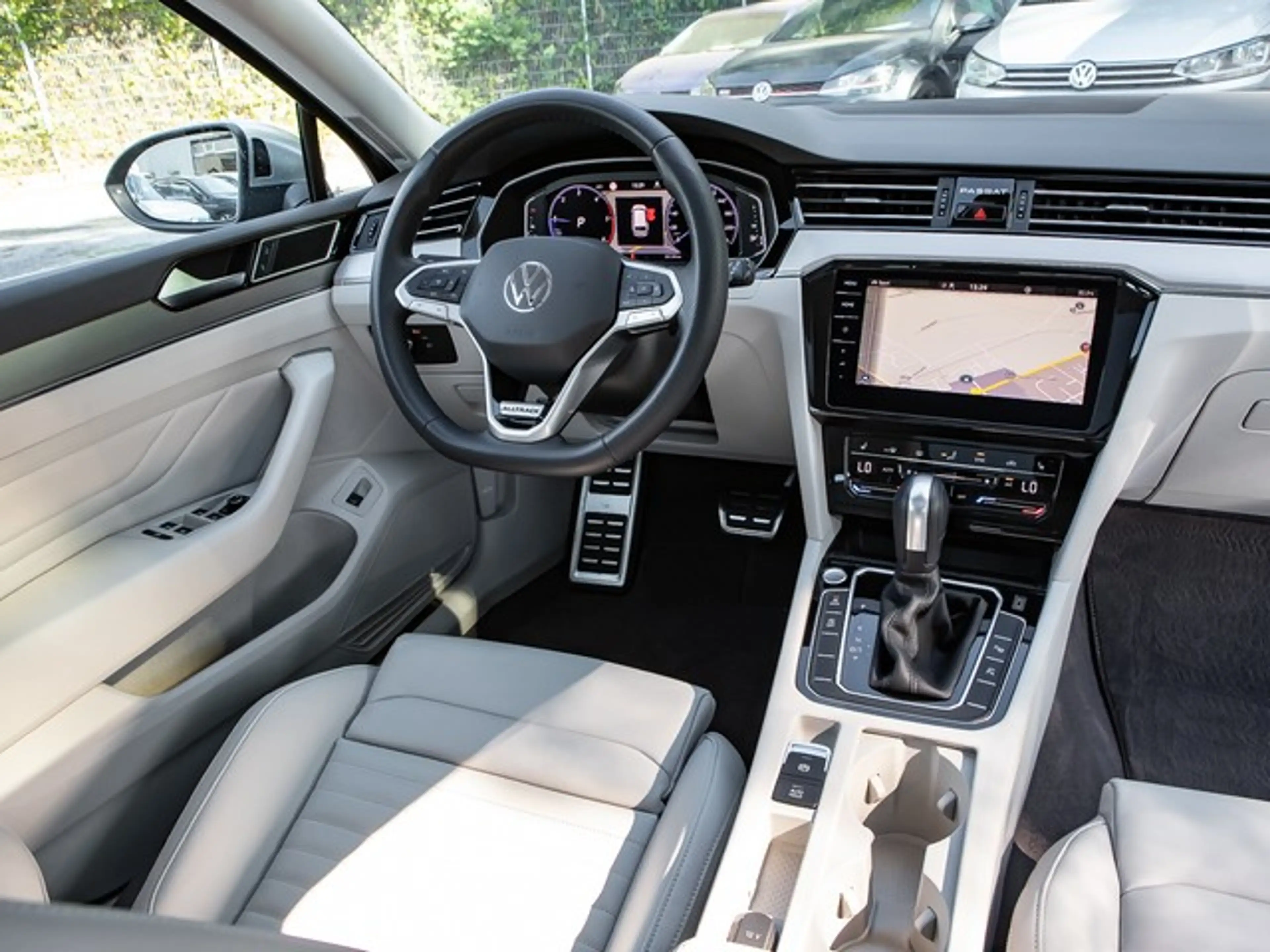 Volkswagen Passat Alltrack 2.0 MATRIX NAVI LEDER PANO — photo 5