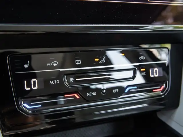 Volkswagen Passat Alltrack view 10