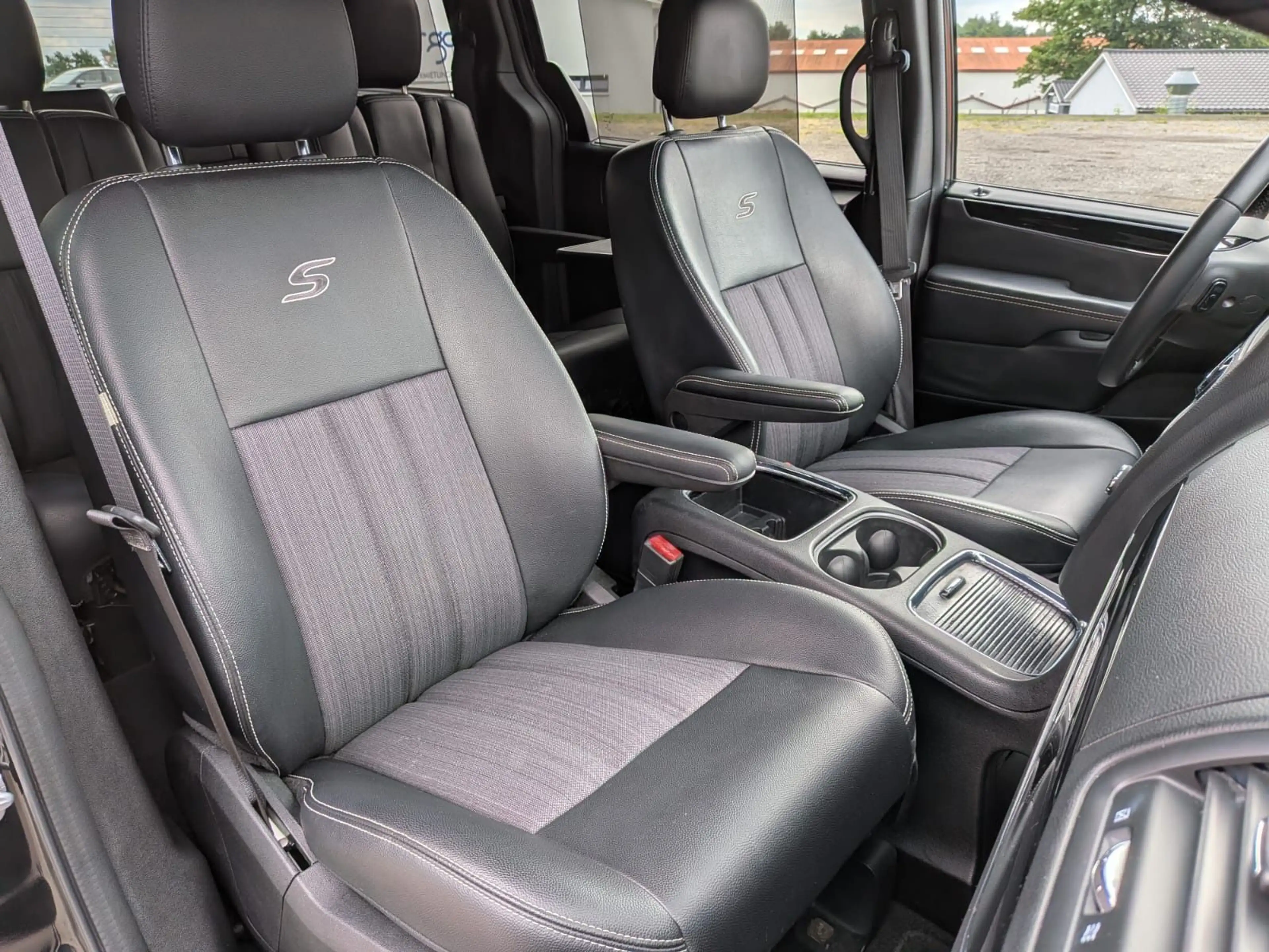 Lancia Voyager S 7-Sitze Show'n Go TÜV-Neu+Garantie — photo 9