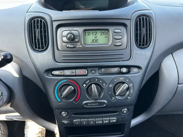 Toyota Yaris view 12
