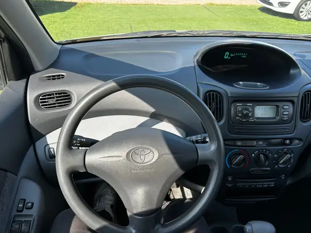 Toyota Yaris view 11