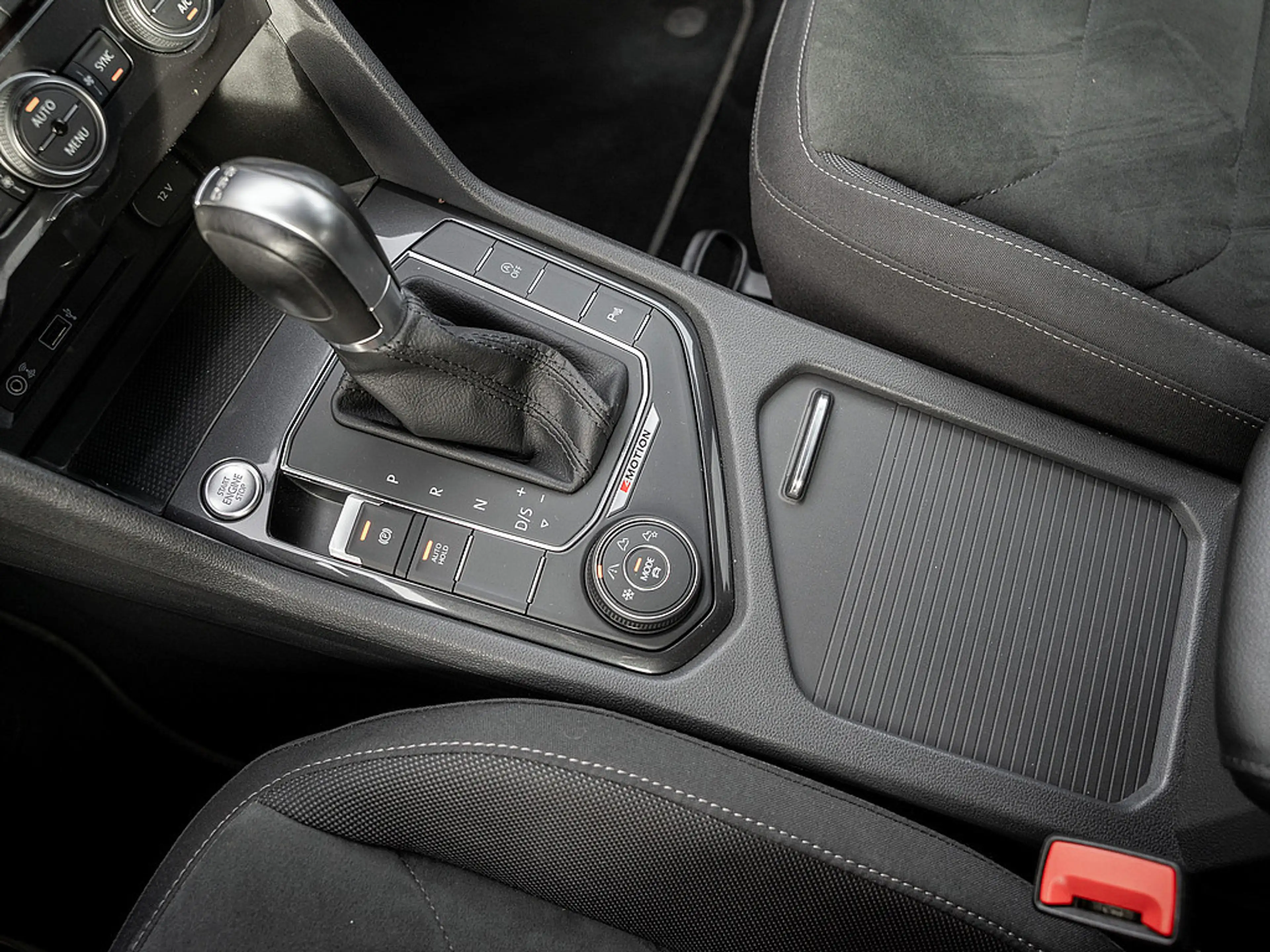 Volkswagen Tiguan Allspace 2.0 TDI Highline 4MOTION AHK — photo 10