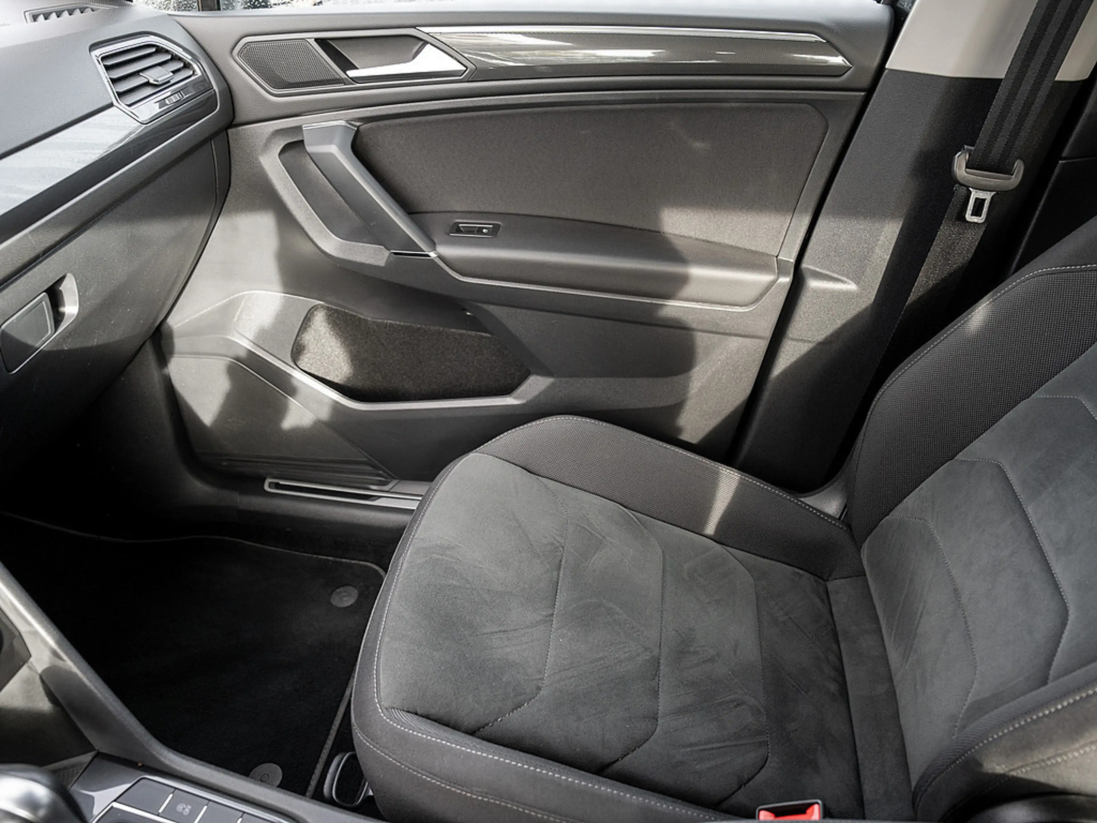 Volkswagen Tiguan Allspace 2.0 TDI Highline 4MOTION AHK — photo 11