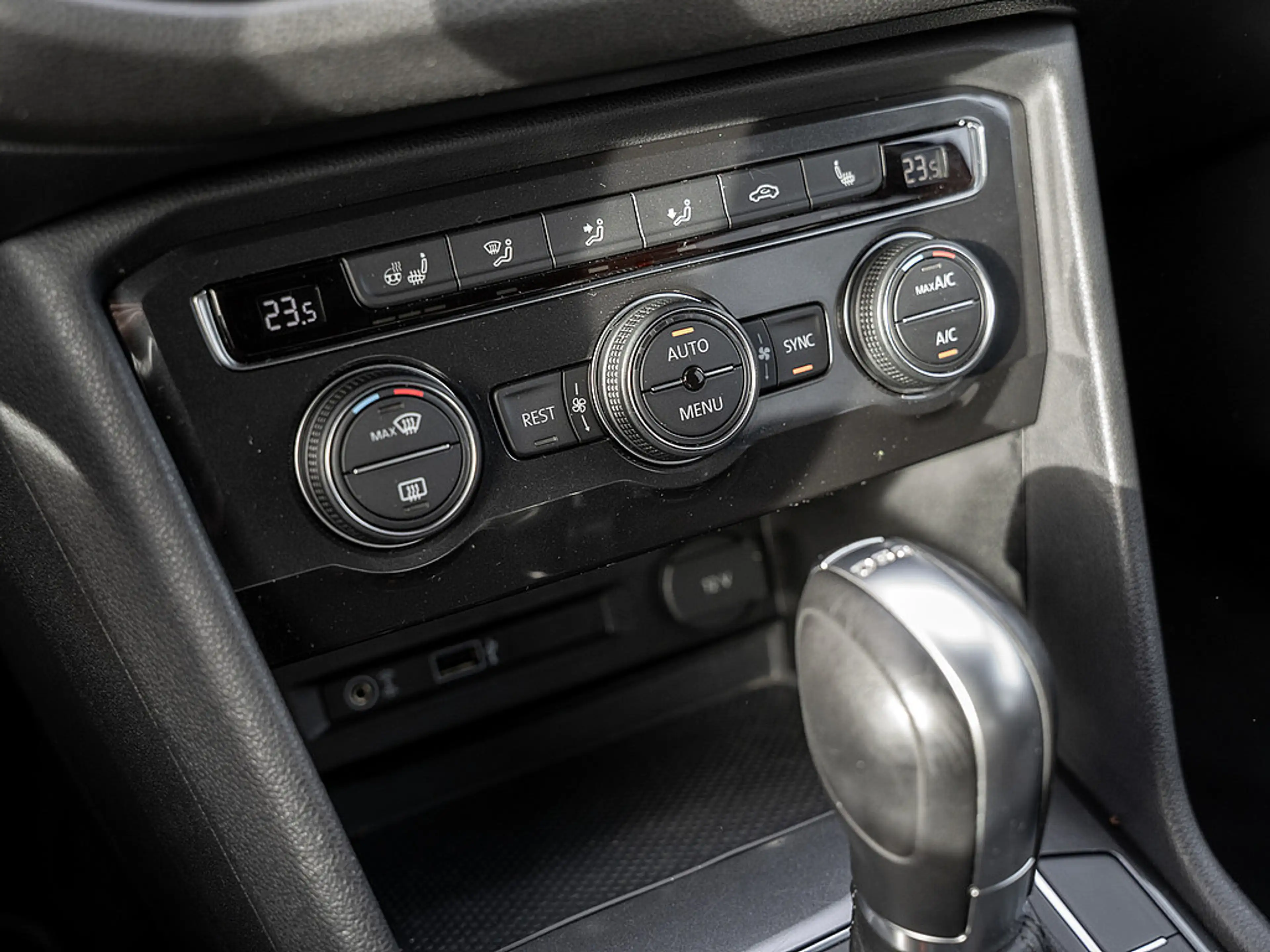 Volkswagen Tiguan Allspace 2.0 TDI Highline 4MOTION AHK — photo 9