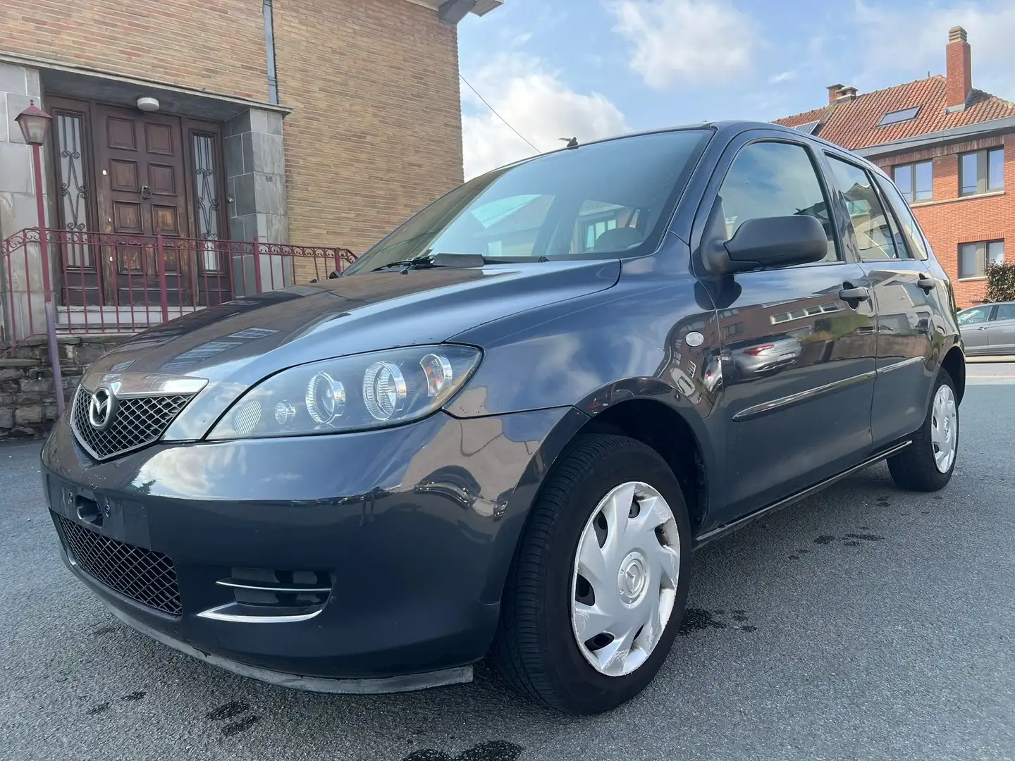 Mazda 2 1.25i 16v Active export ou marchand Blau - 1