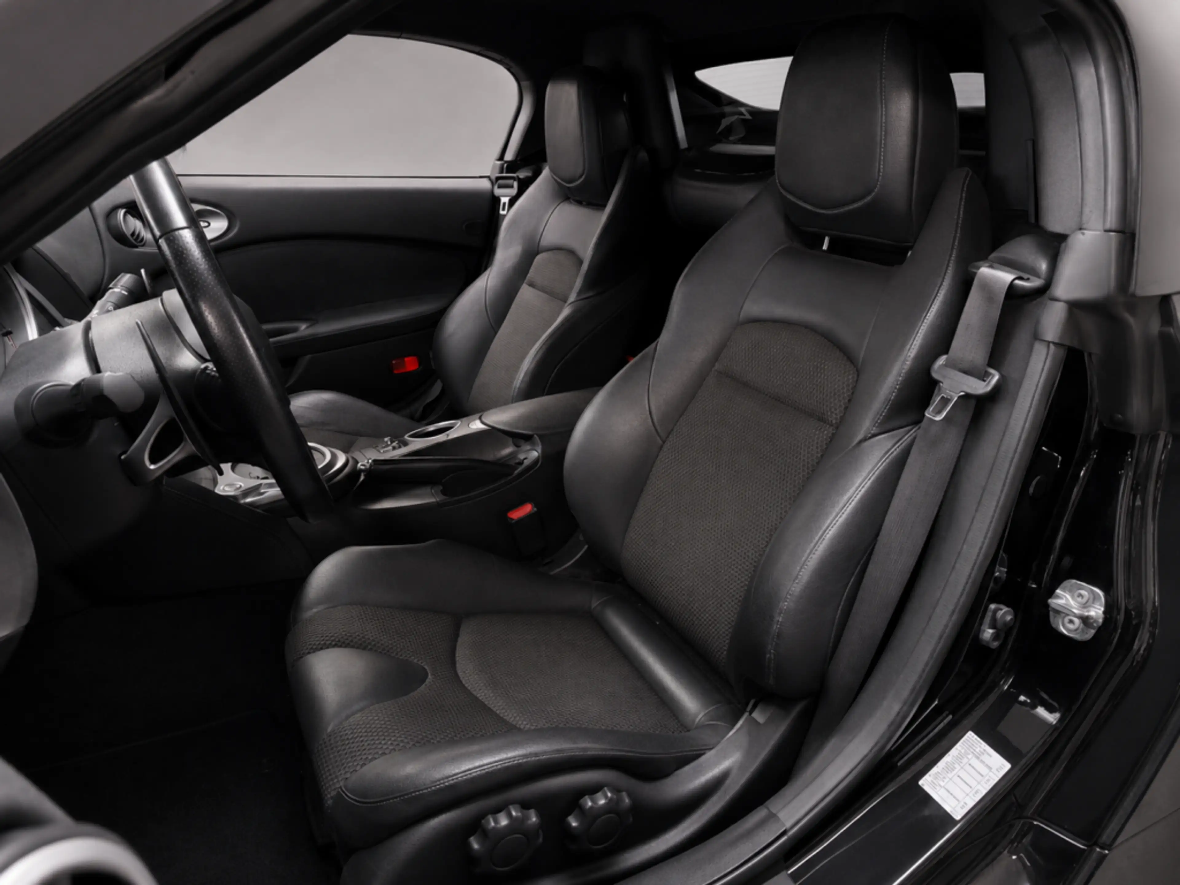 Nissan 370Z 3.7 V6 Pack Roadster — photo 4