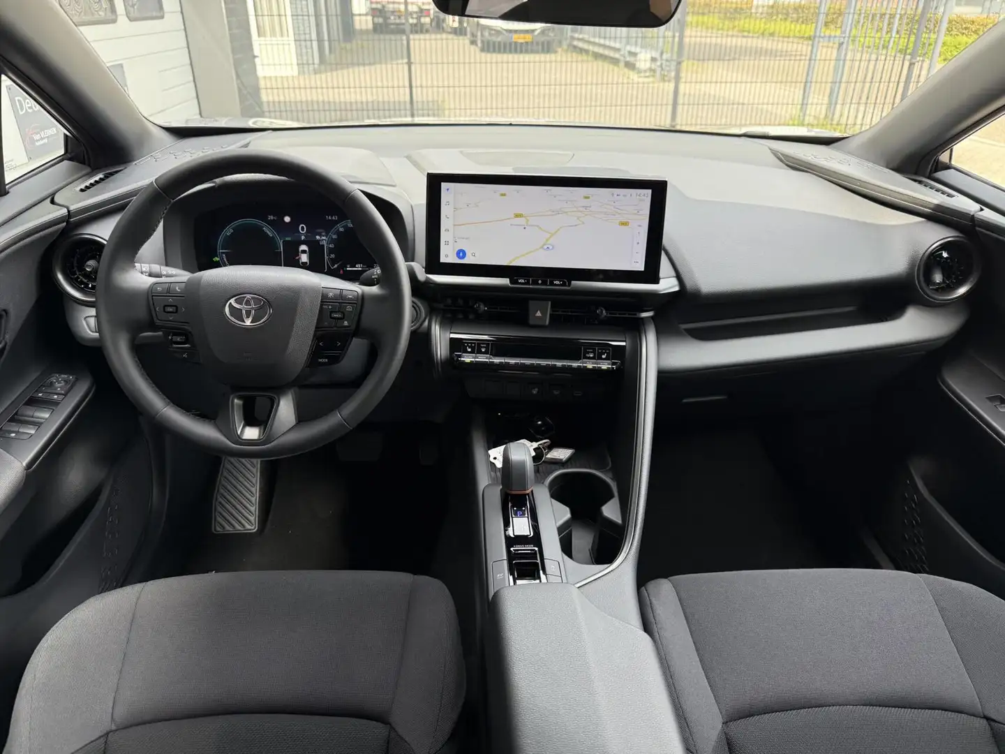 Toyota C-HR 1.8 Hybrid 140 Business Plus stoel+stuurverwarming Gris - 2