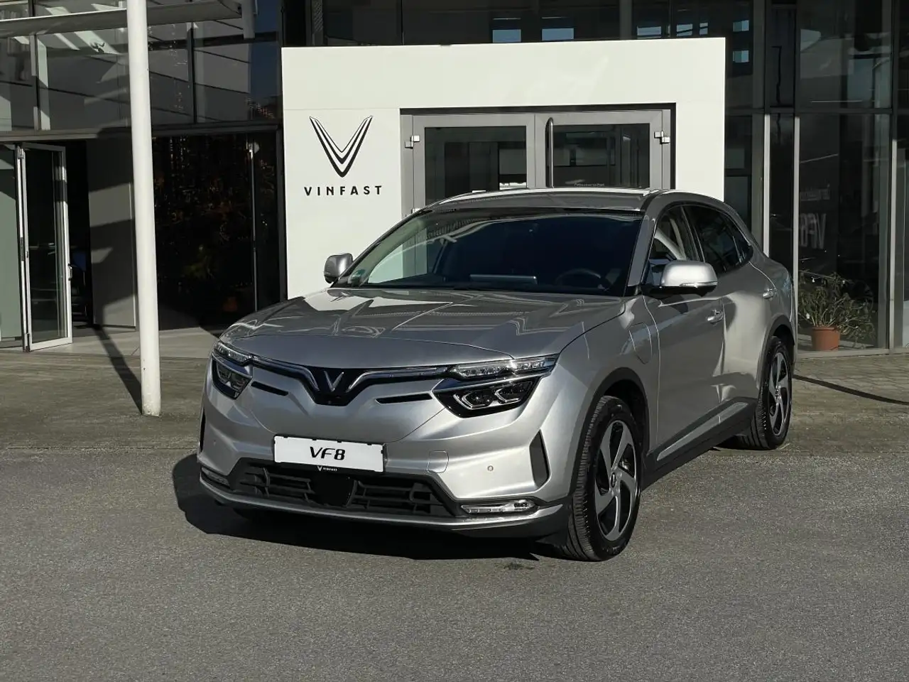VinFast VF 8