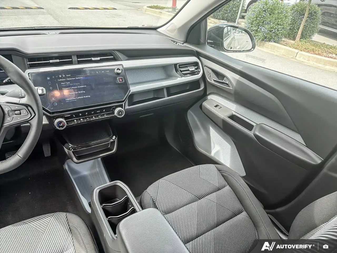 Chevrolet Bolt снимка Chevrolet Bolt