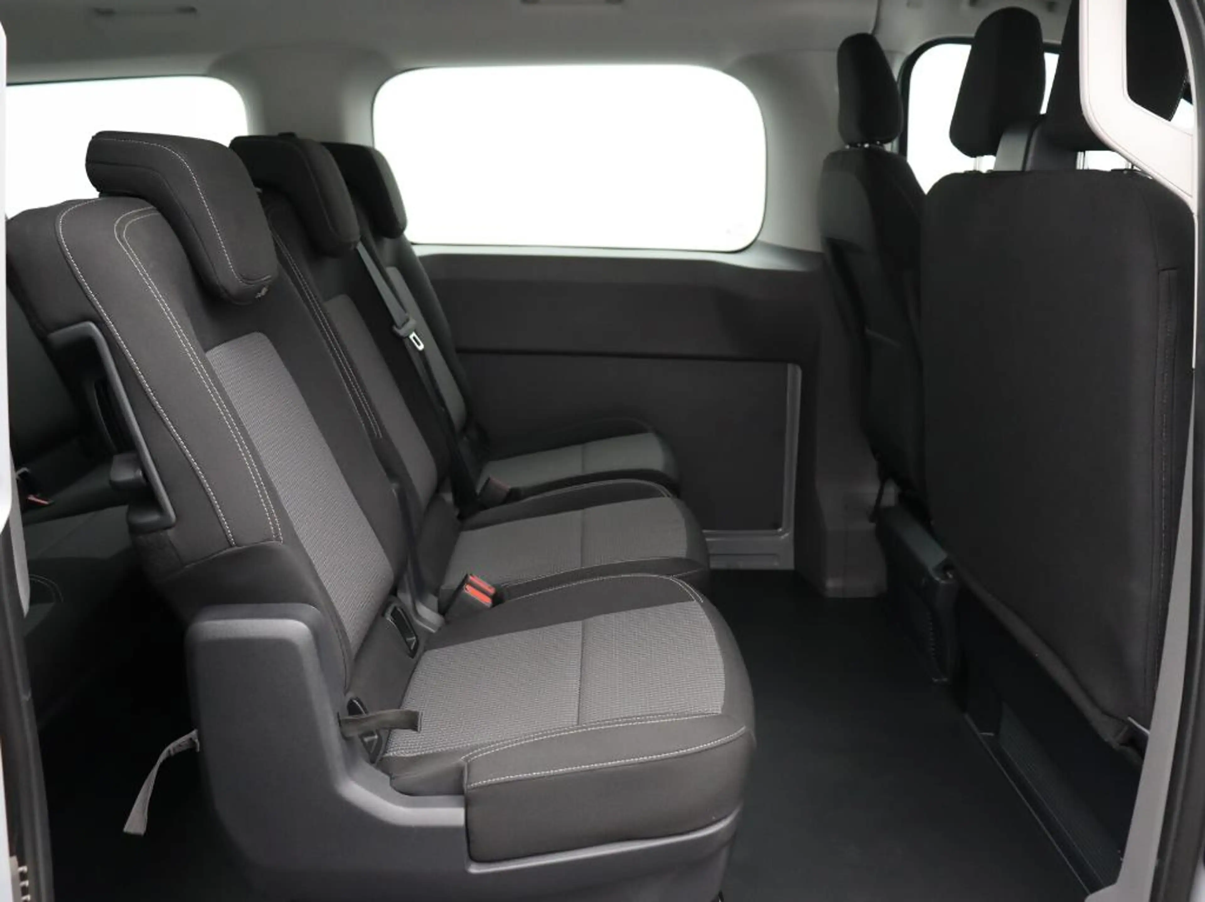 Volkswagen T7 Kombi T 7 Kombi 2.0 TDI KR Navi 9 Sitze Exterieurpaket — photo 7