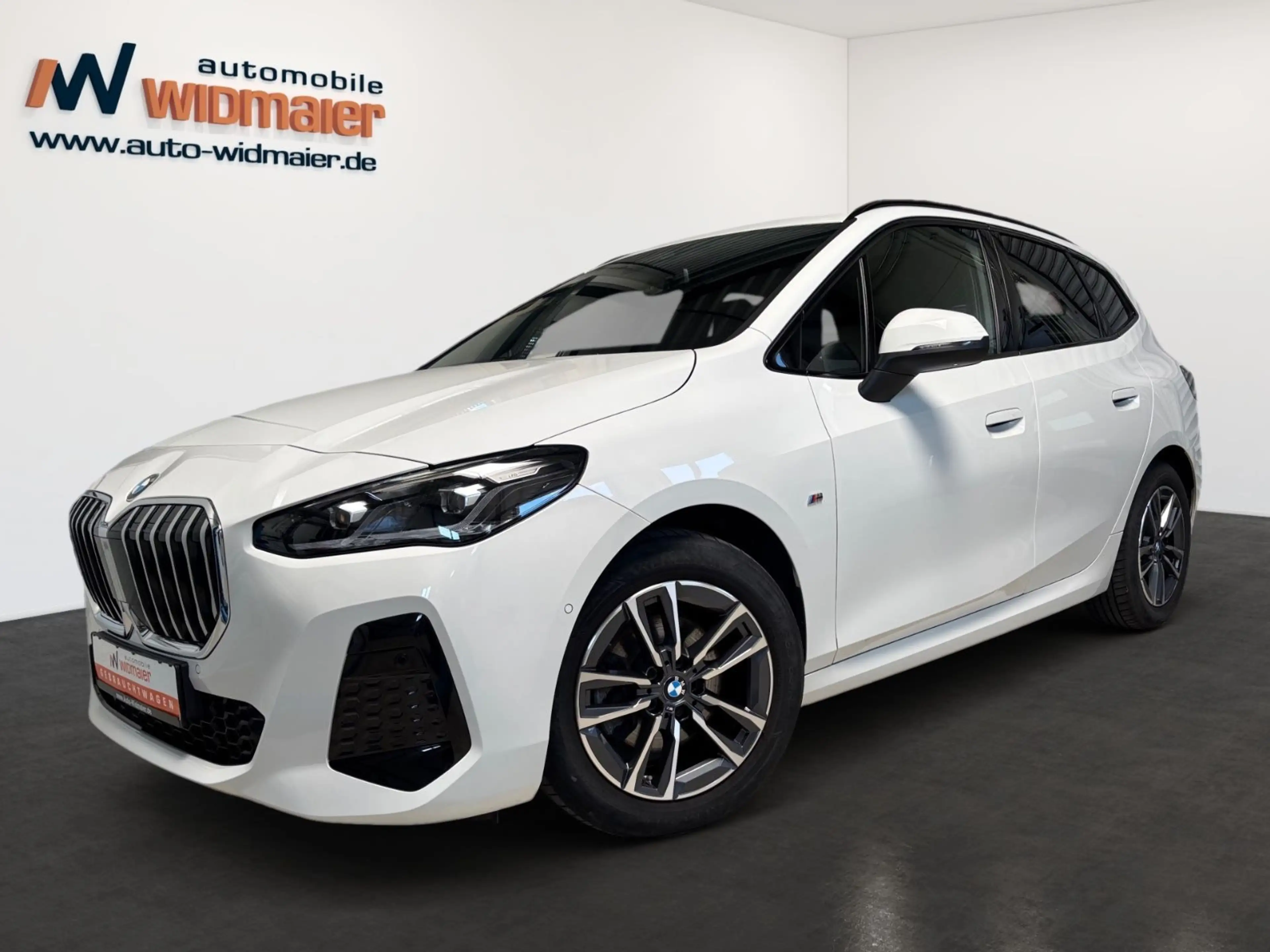 BMW 218 M Sport -- Pano/ eSitze/ HiFi