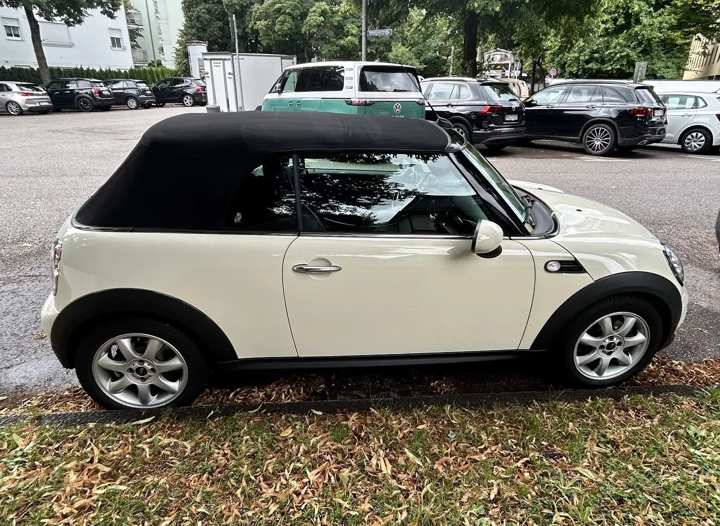 MINI Cooper Cabrio Cooper White - 2