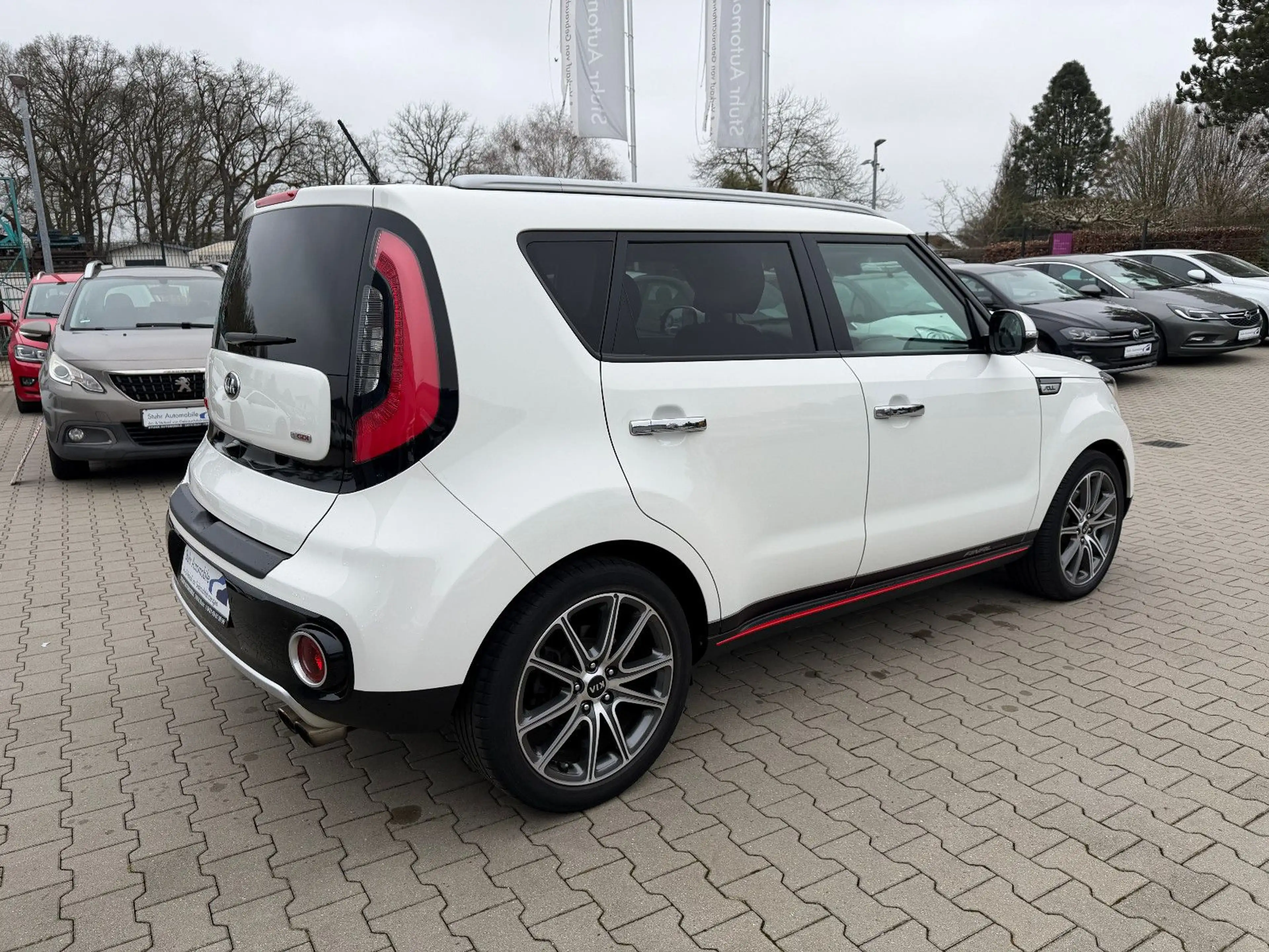 Kia Soul Turbo Final Edition 1.6 Aut. PanoDach 1.Han — photo 6